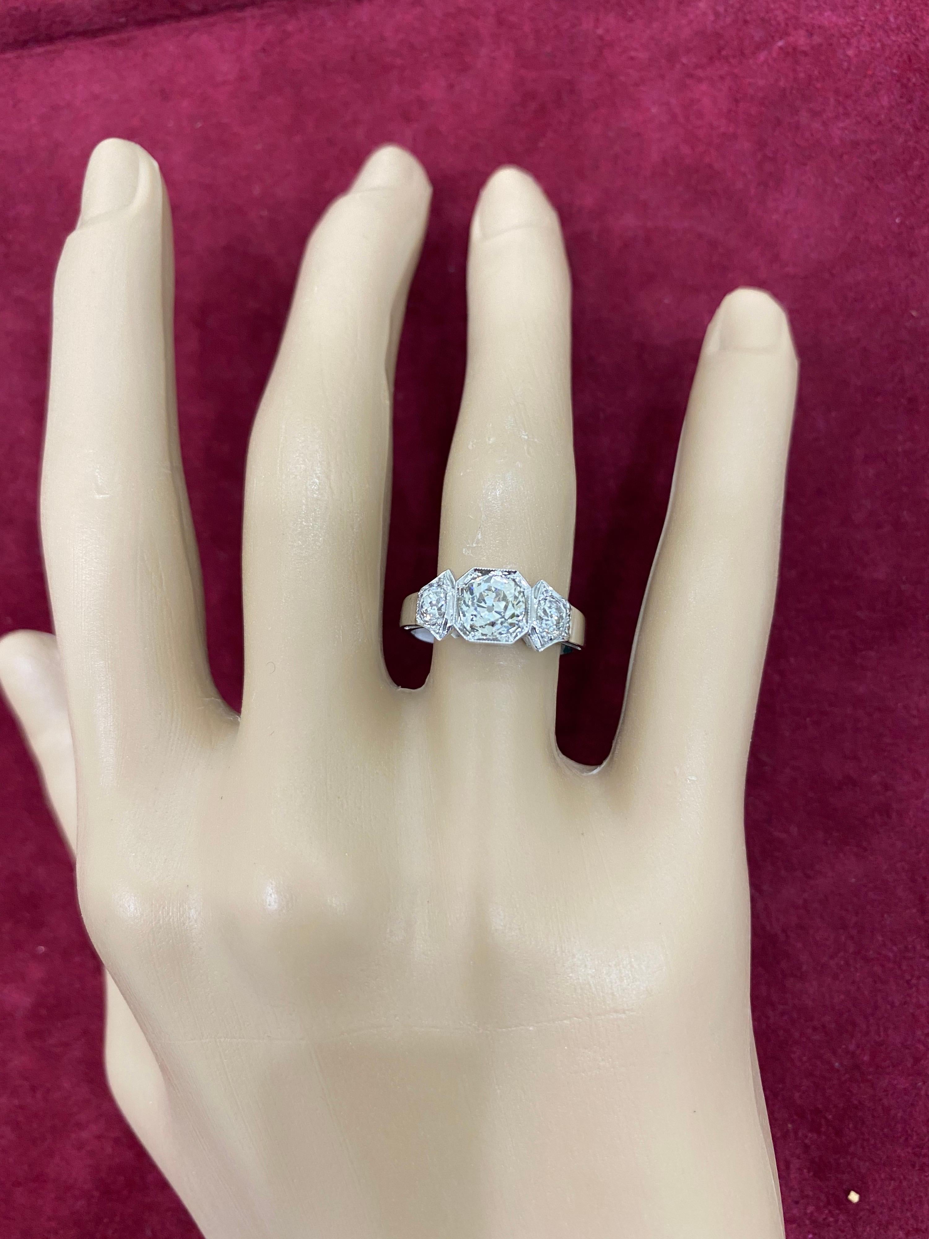 Art Deco Diamond Three-Stone Gold Ring 7