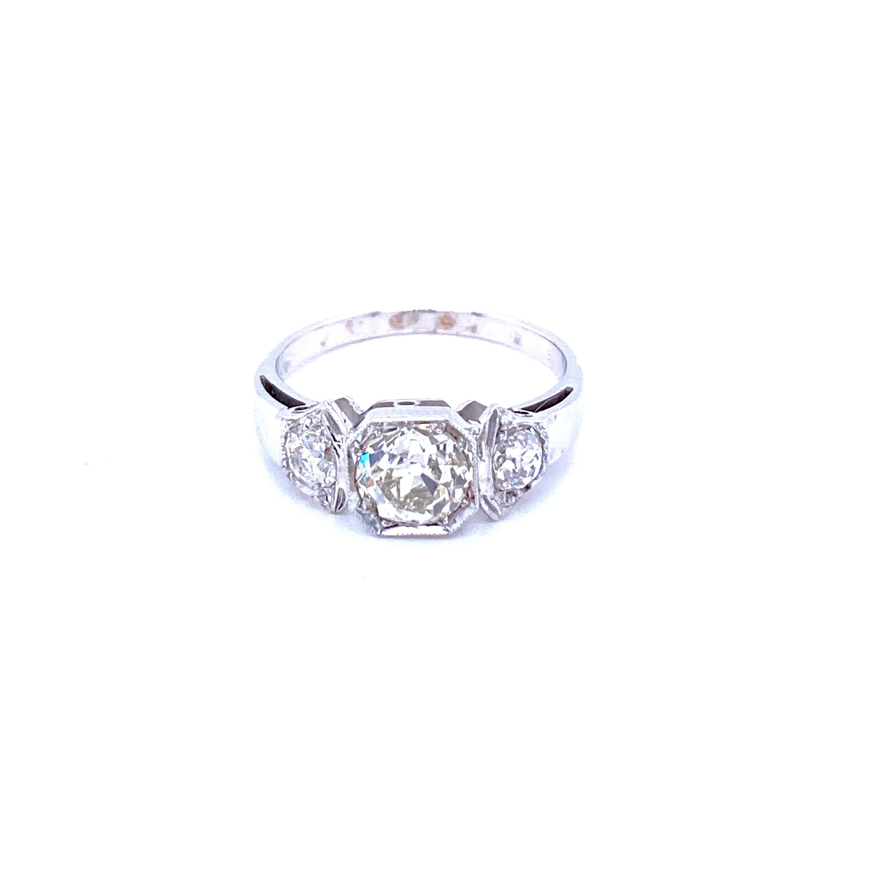 Old Mine Cut Art Deco Diamond Three-Stone Gold Ring