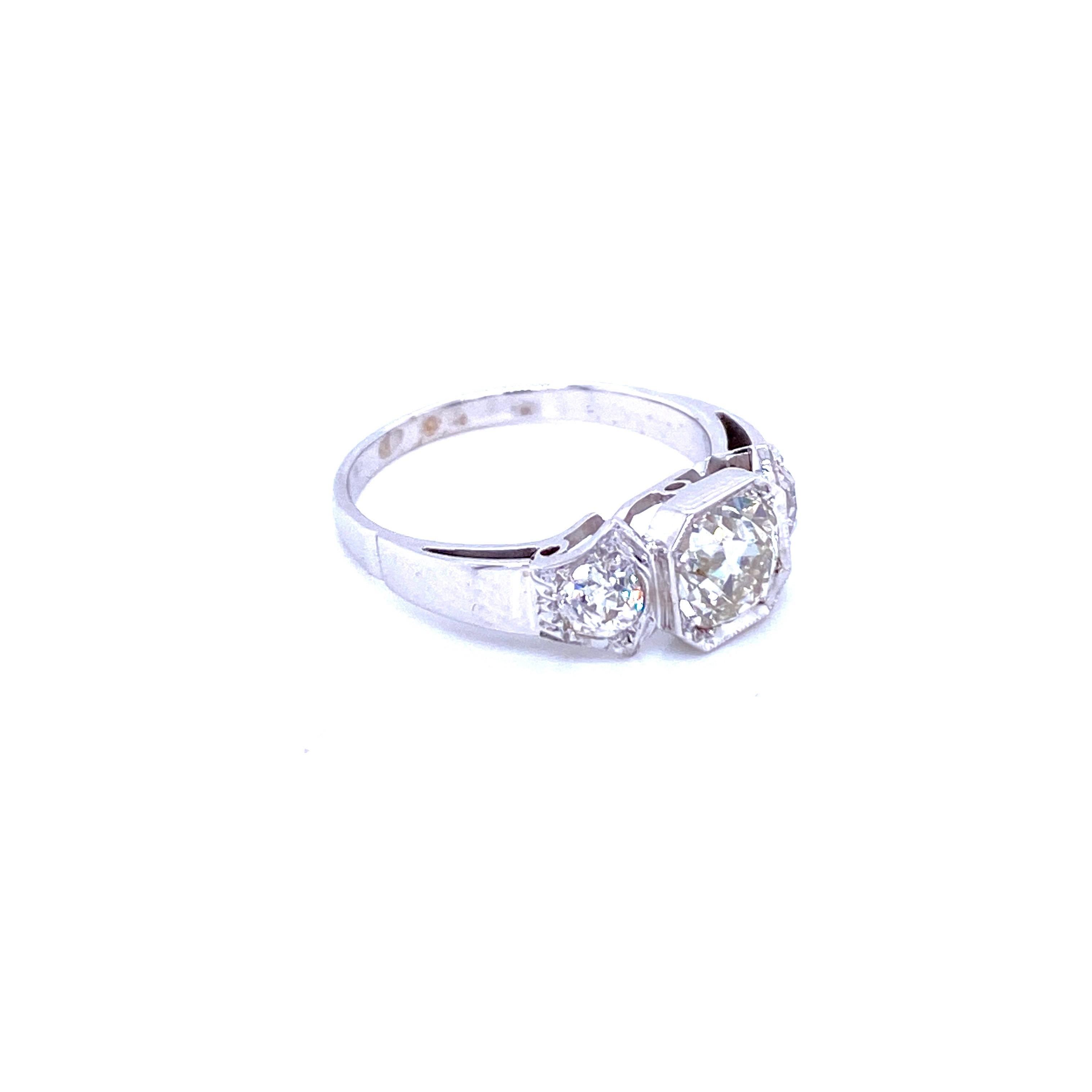Women's Art Deco Diamond Three-Stone Gold Ring