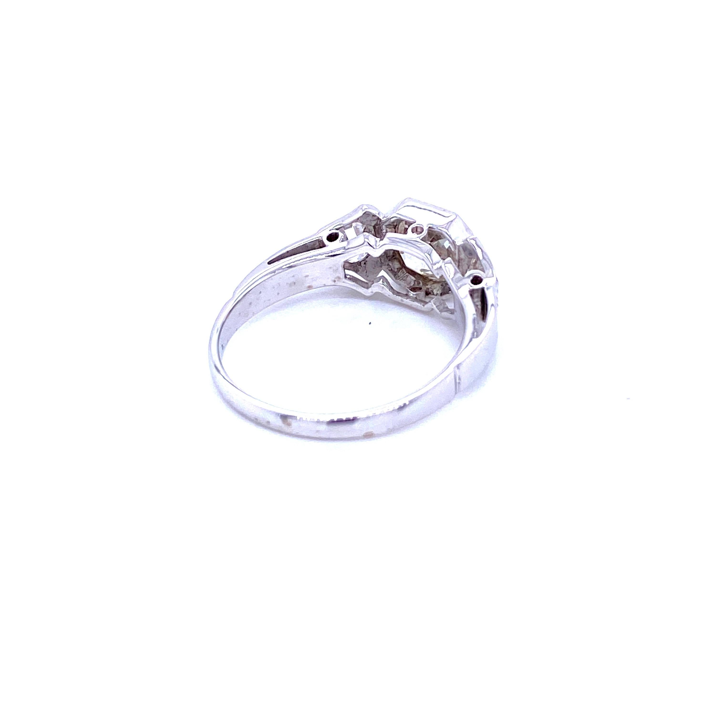 Art Deco Diamond Three-Stone Gold Ring 4