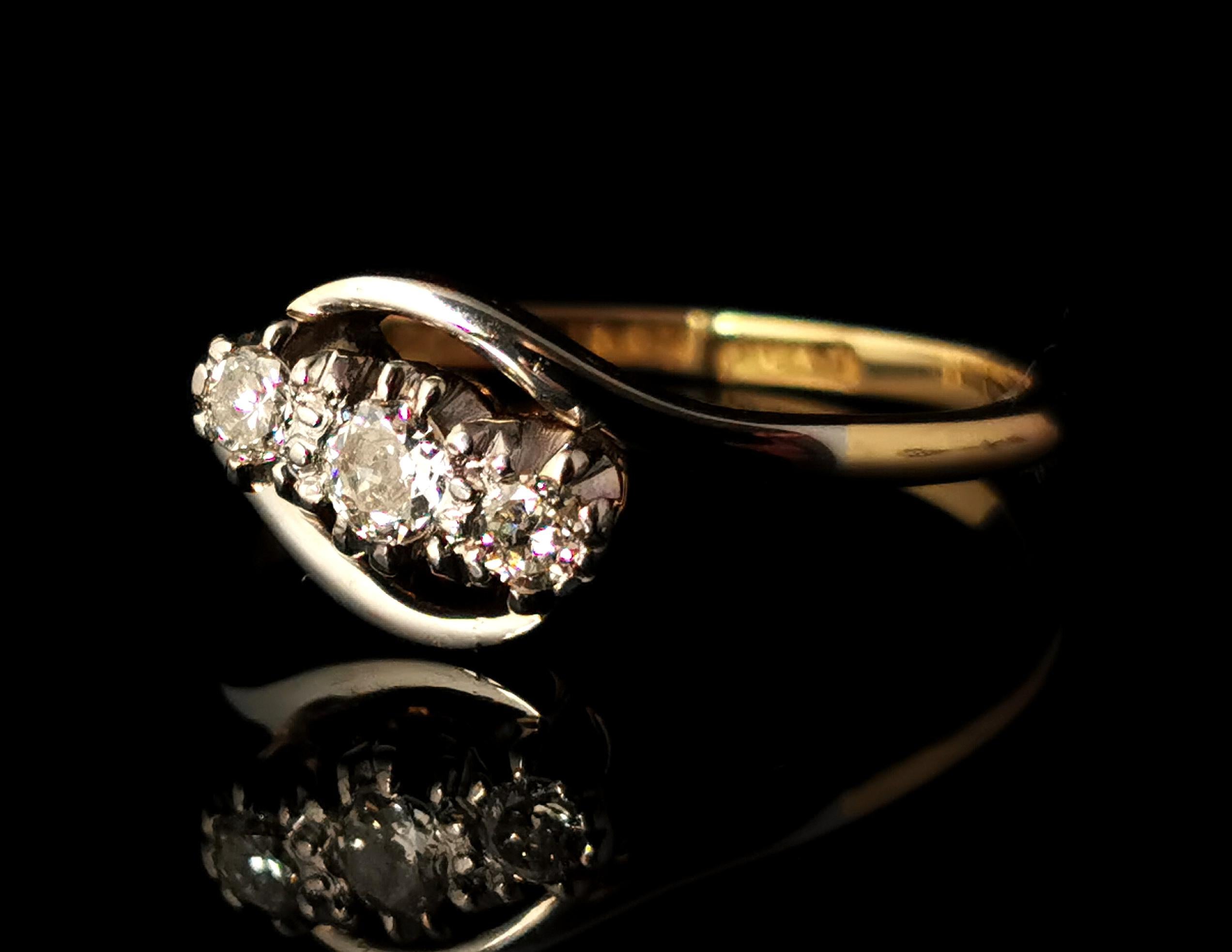Art Deco Diamant Trilogy-Ring, 18 Karat Gelbgold und Platin im Angebot 2