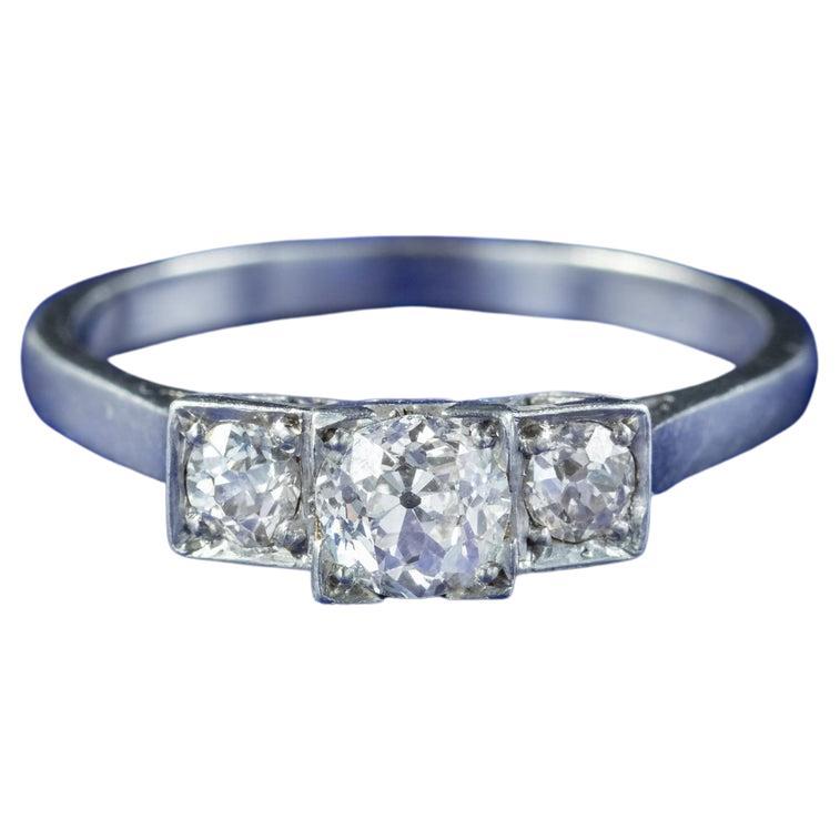 Art Deco Diamond Trilogy Ring in 0.75ct of Diamond, circa 1920 For Sale