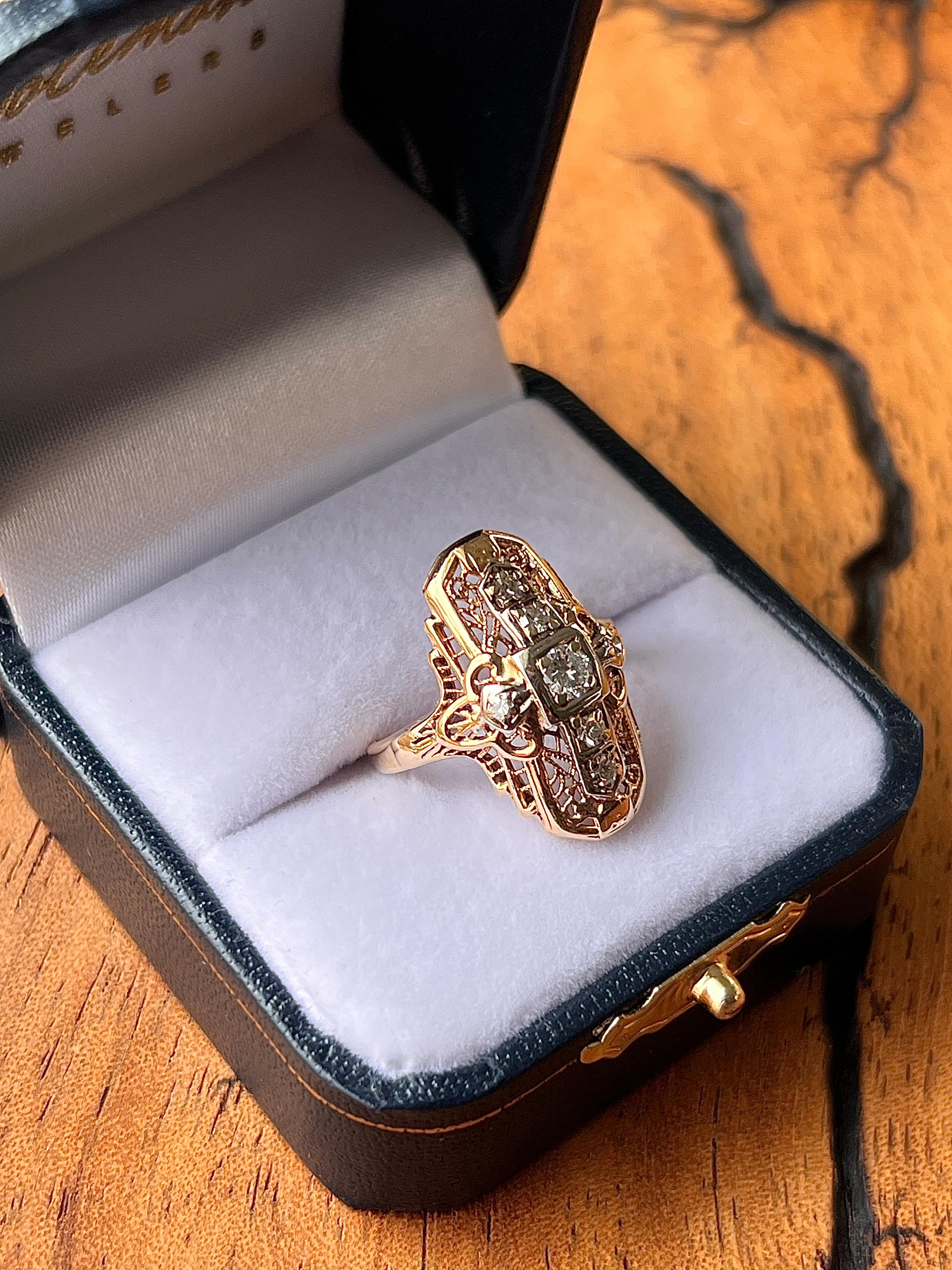 Art Deco Diamant Zwei-Ton 14k Gold Abendessen Ring 1930s (Alteuropäischer Schliff) im Angebot