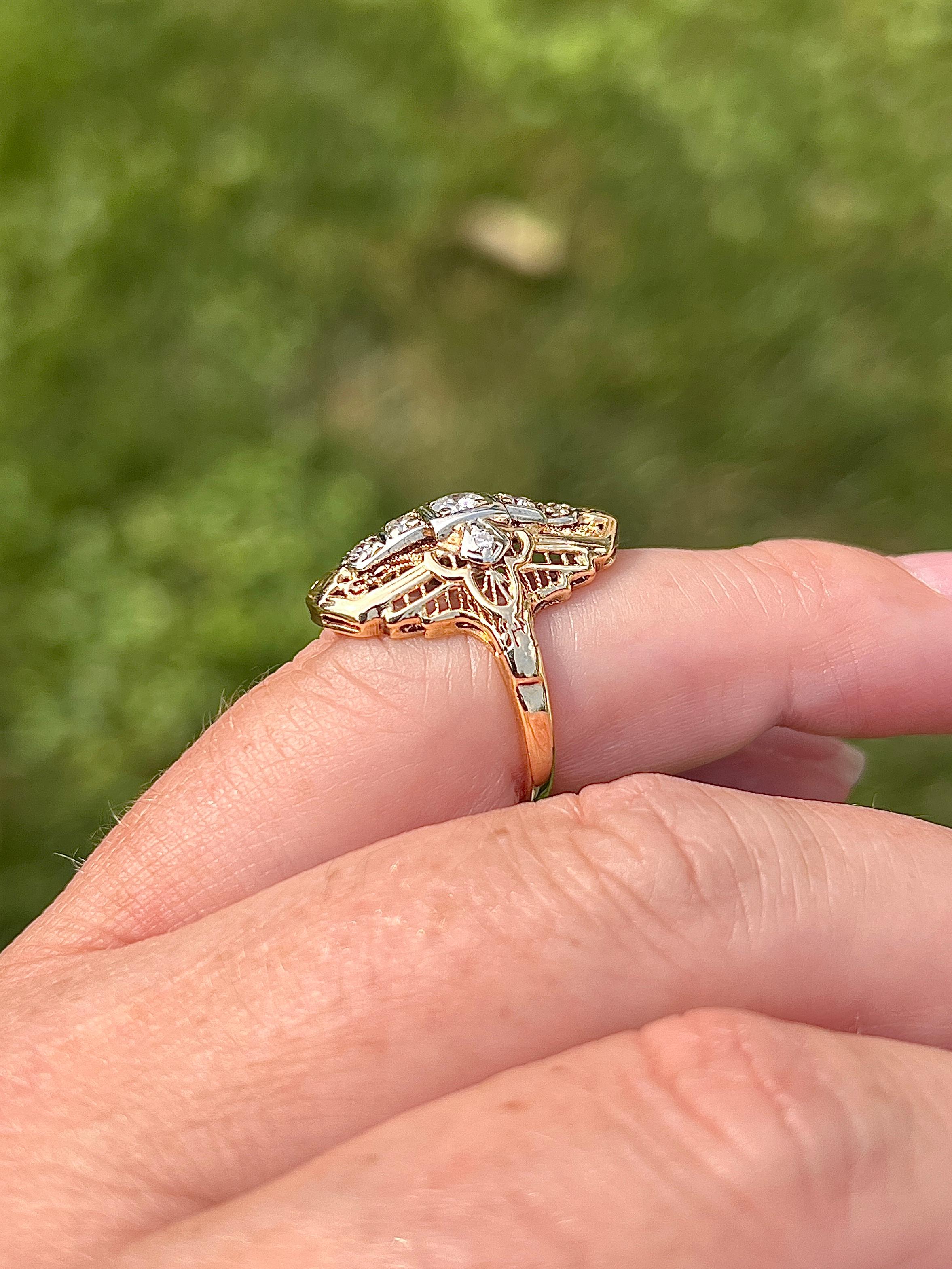 Art Deco Diamant Zwei-Ton 14k Gold Abendessen Ring 1930s im Angebot 3