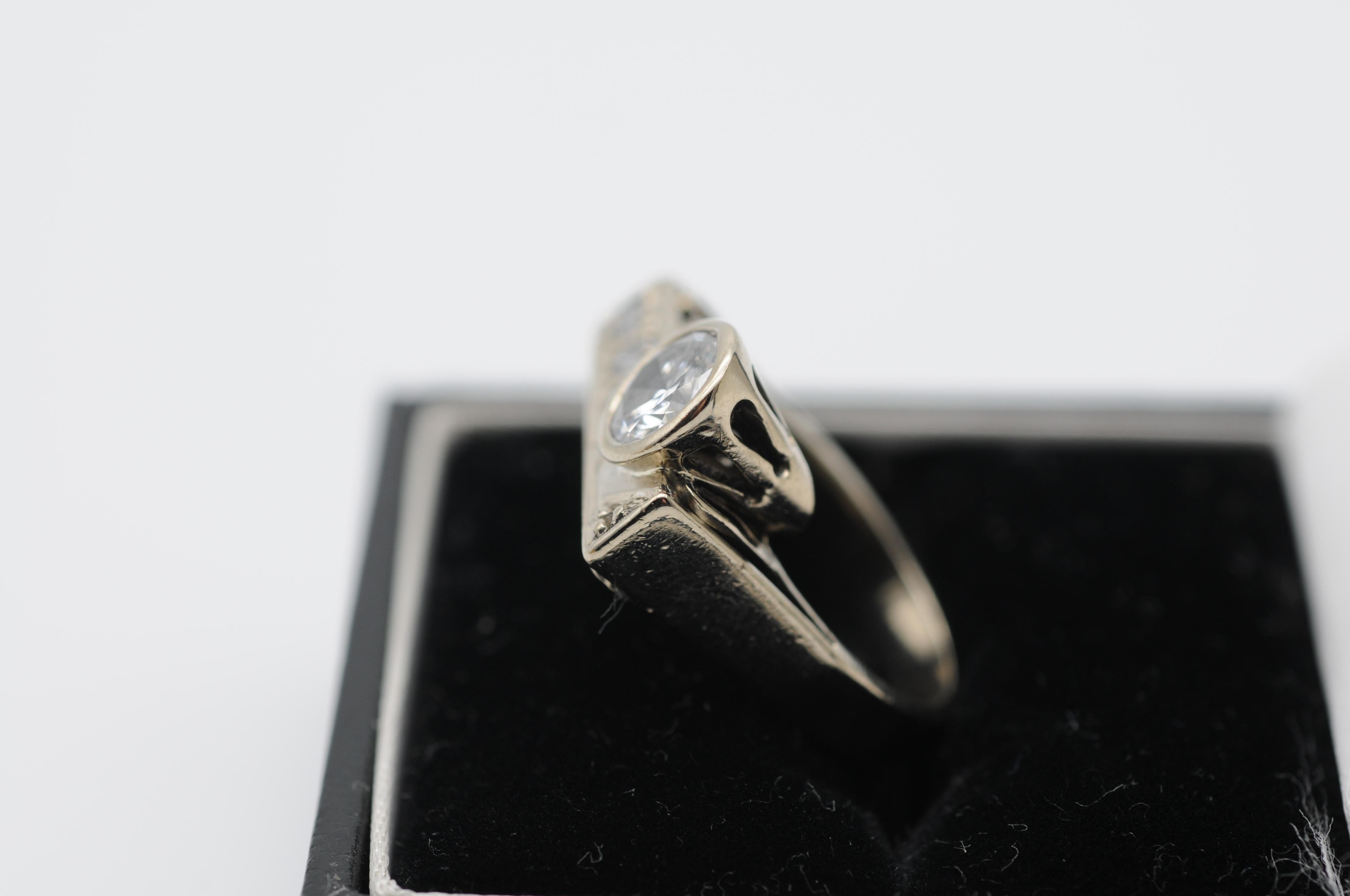 Women's or Men's Art Deco Diamond VVS2 River 1.15 Carat Brilliant Ring For Sale
