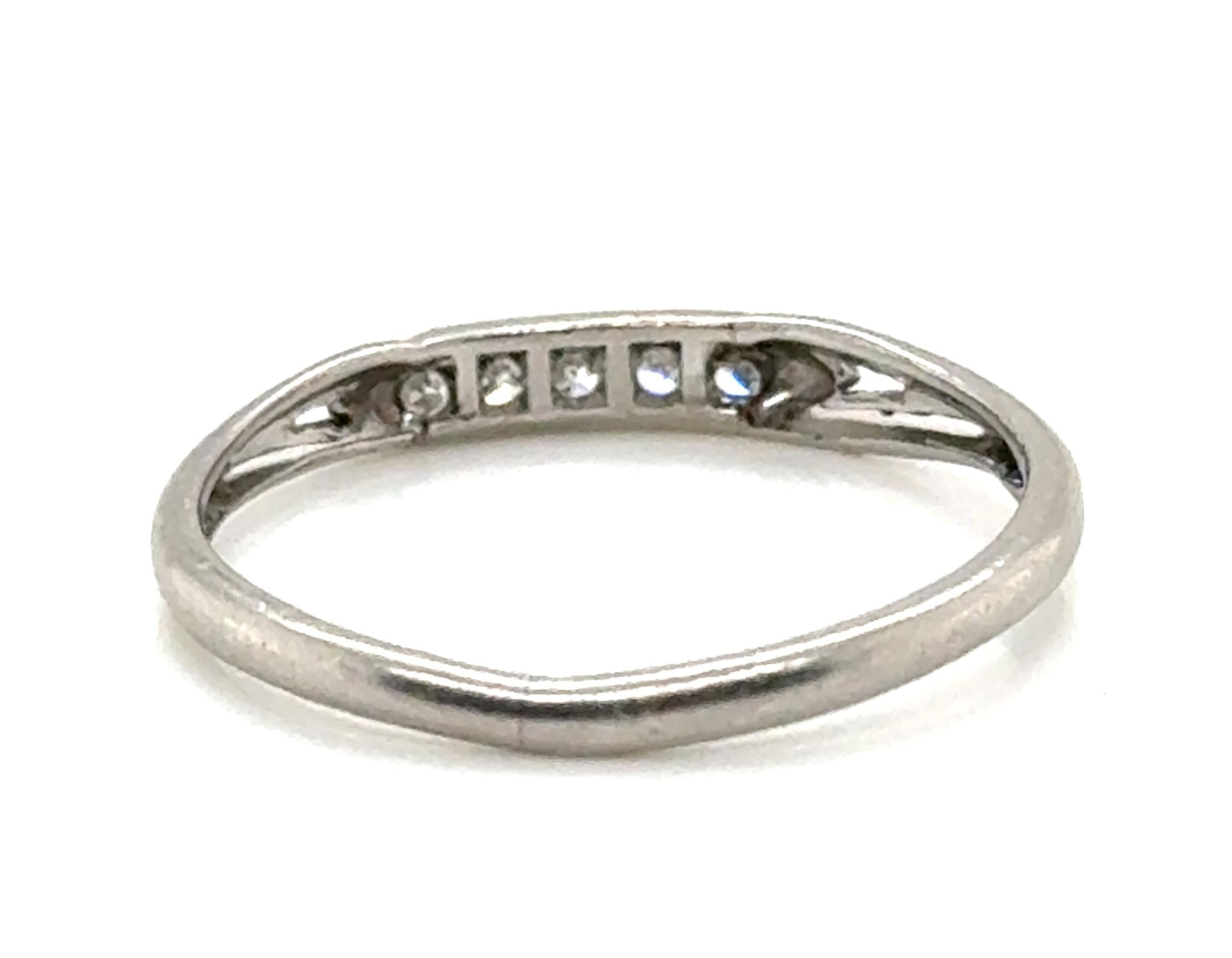 Art Deco Diamond Wedding Band Mined .10ct Original 1930's Platinum Pour femmes en vente