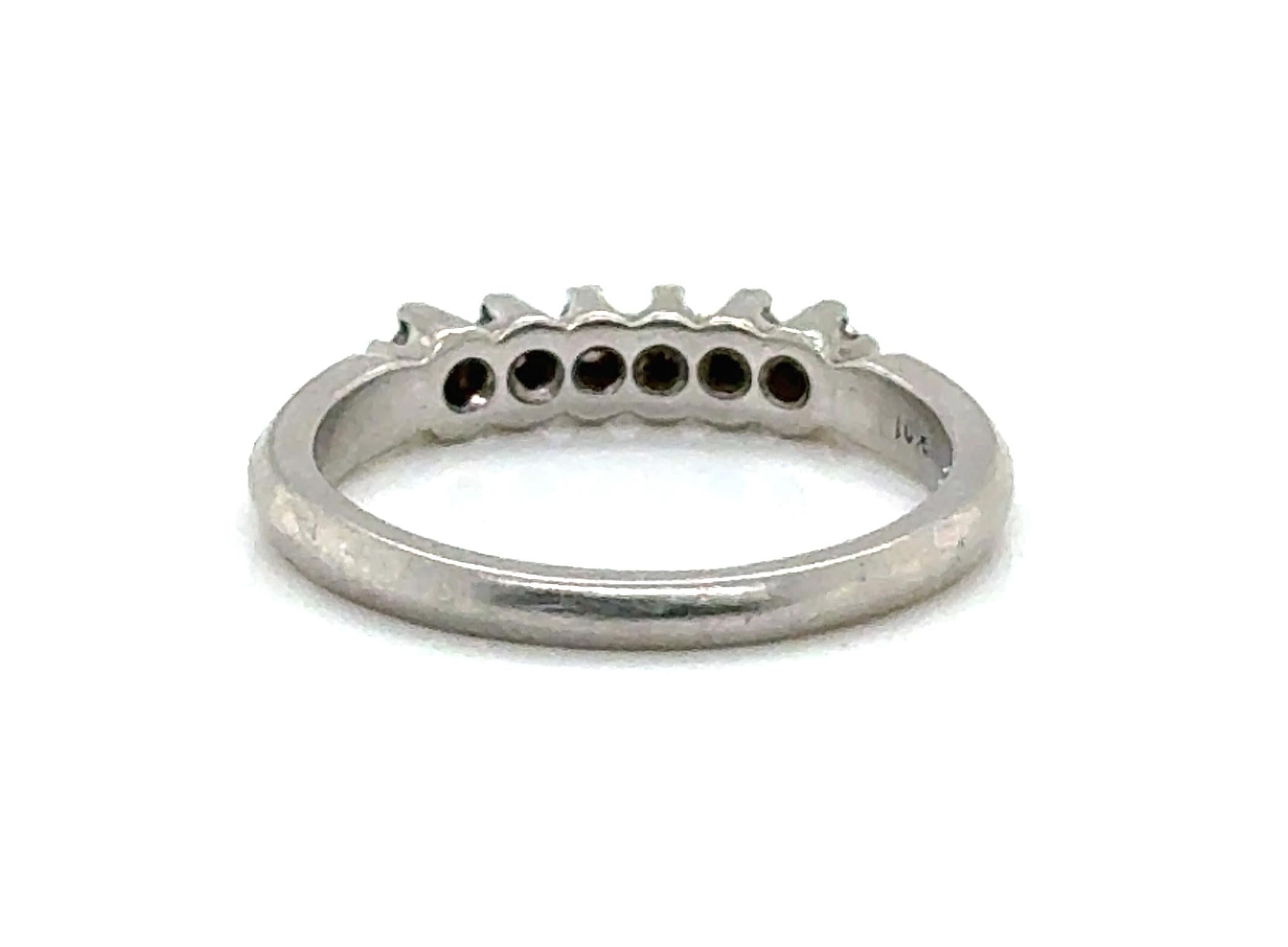 Anello nuziale Art Deco con diamante e fascia per l'anniversario in platino da 0,10 carati degli anni '30 In condizioni ottime in vendita a Dearborn, MI