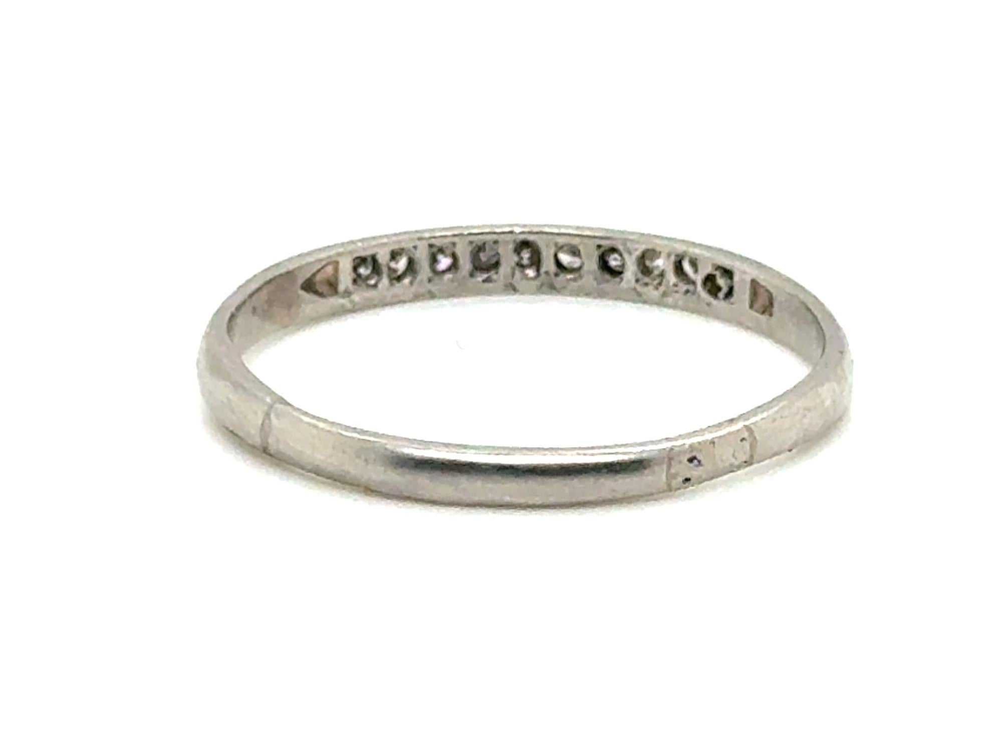 Art Deco Diamond Wedding Ring Anniversary Band Mined .15ct Platinum Original 193 In Excellent Condition For Sale In Dearborn, MI