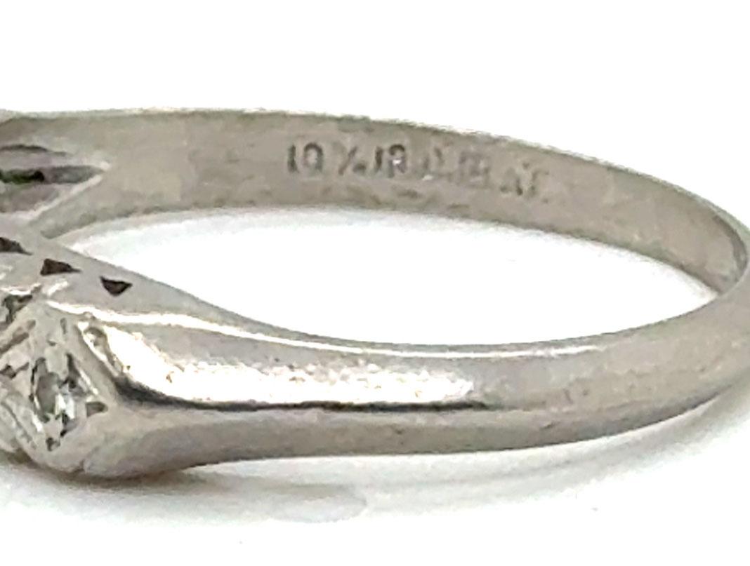 Art Deco Diamond Wedding Ring Anniversary Band Mined .25ct Platinum Original 193 In Excellent Condition For Sale In Dearborn, MI