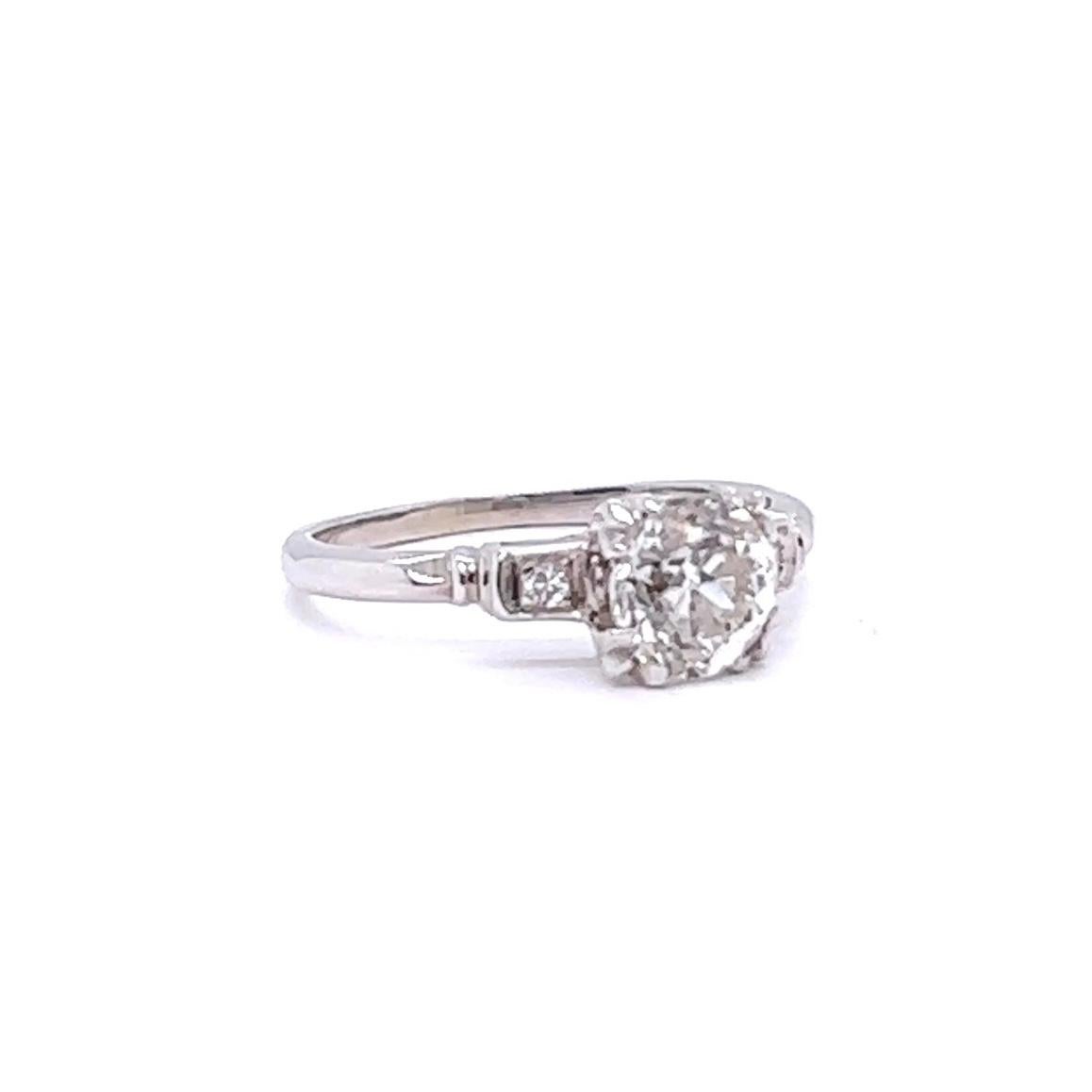 Art Deco 0.90 Carat Diamond 14 Karat White Gold Engagement Ring In Excellent Condition In Beverly Hills, CA
