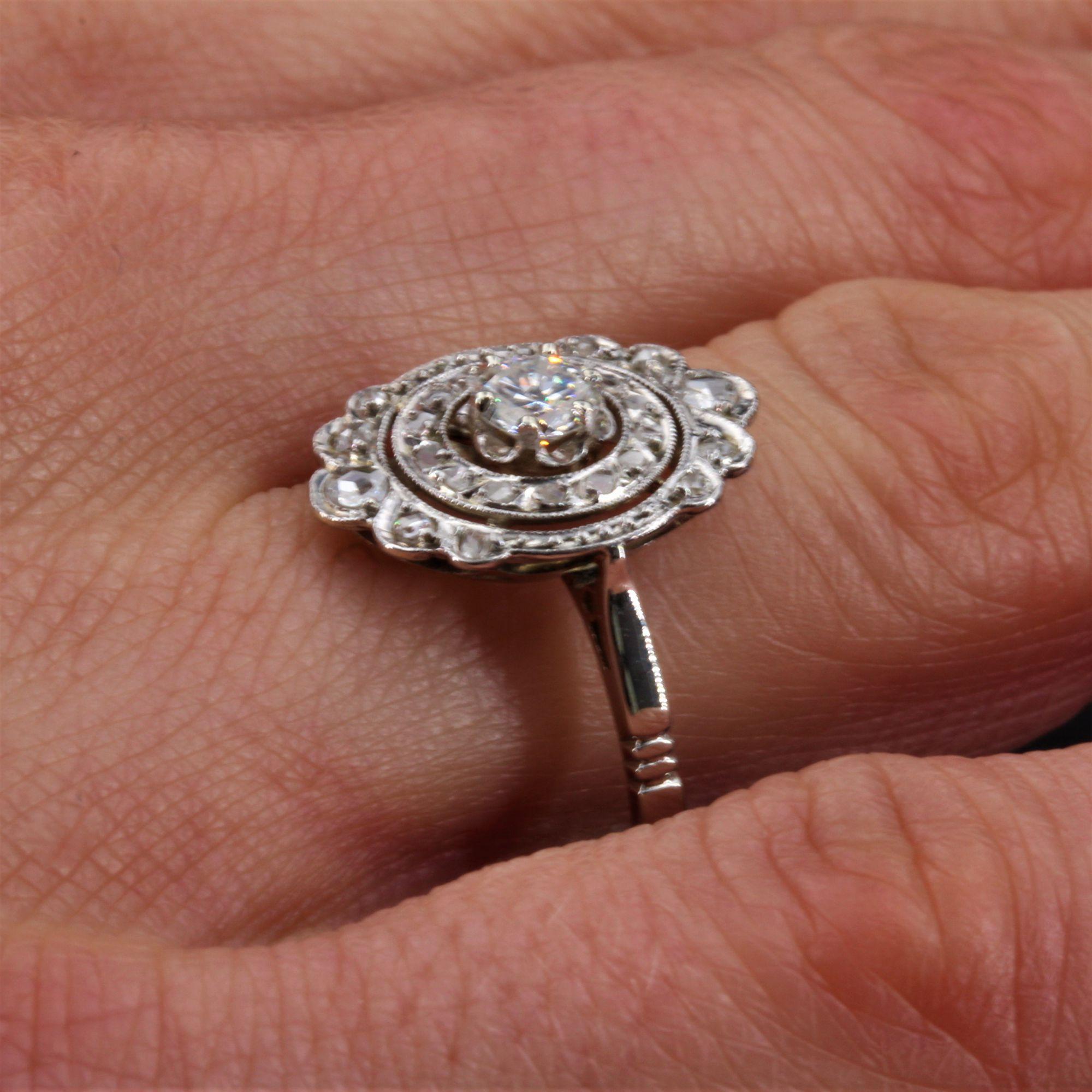 Women's Art Deco Diamonds 18 Karat White Gold Ring For Sale