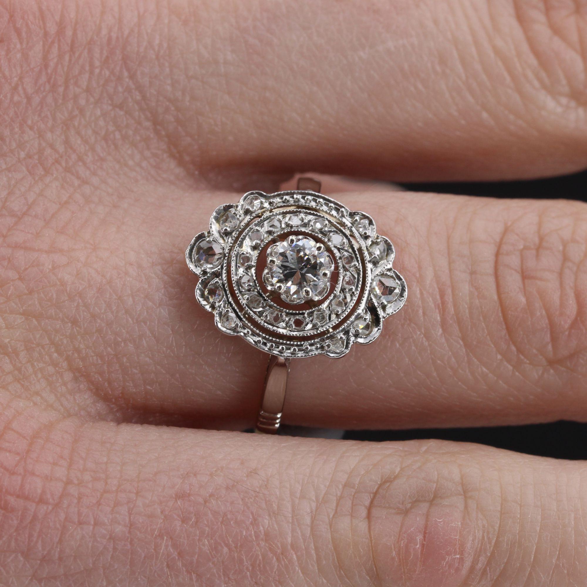 Art Deco Diamonds 18 Karat White Gold Ring For Sale 3
