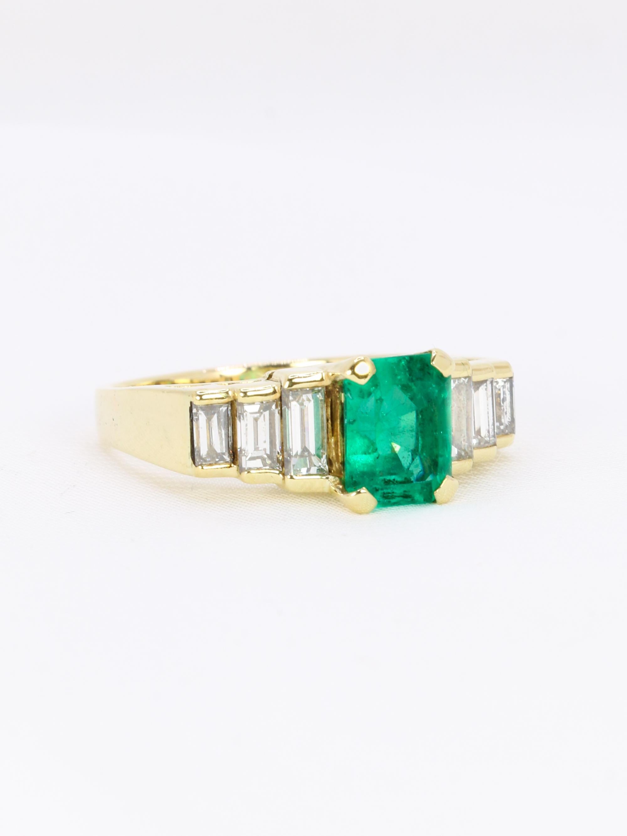 Anello con diamanti Art Deco e smeraldo Muzo colombiano in vendita 2