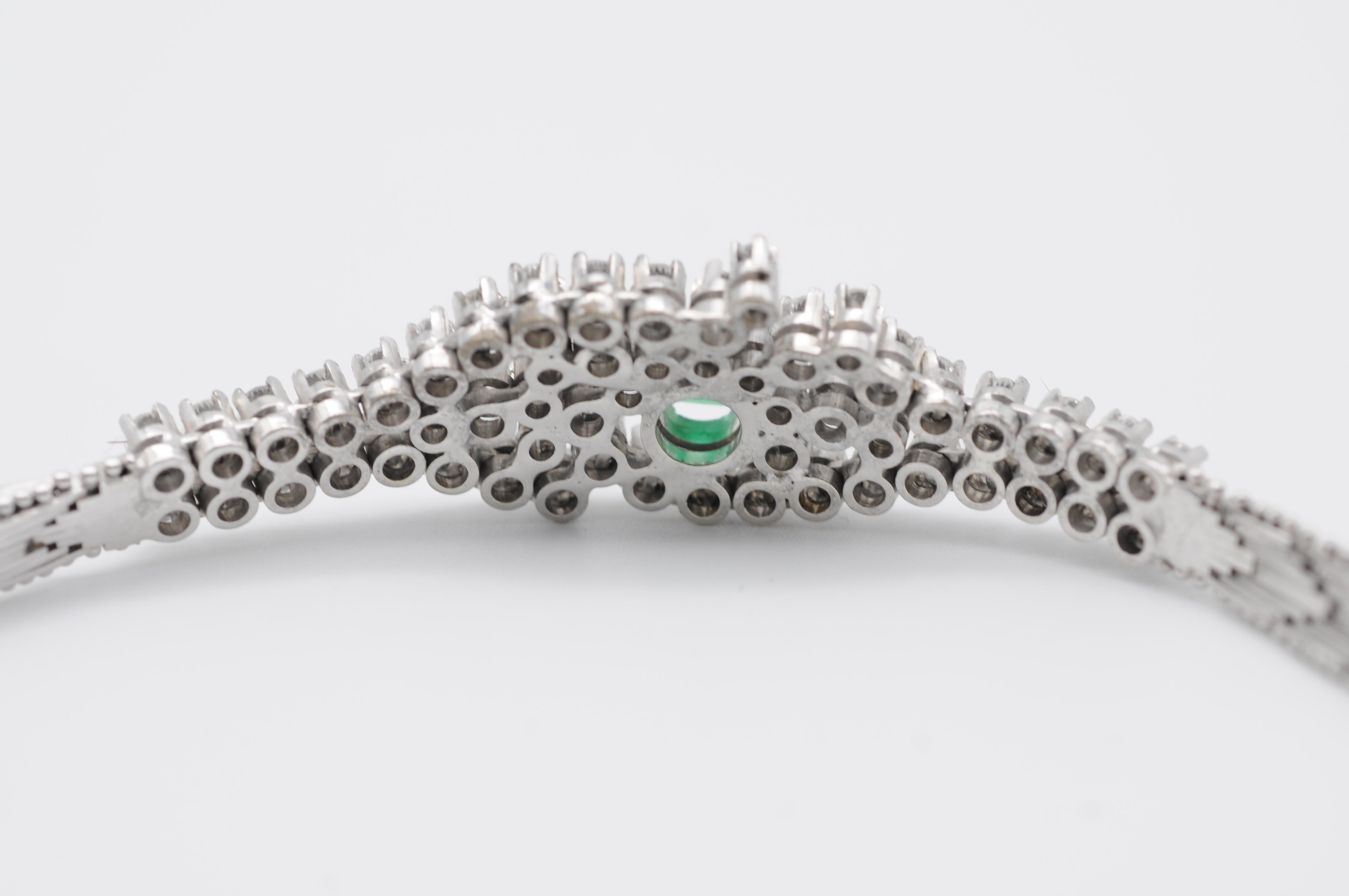Art Deco Diamonds and  Emerald Bracelet in 18k White Gold  For Sale 10