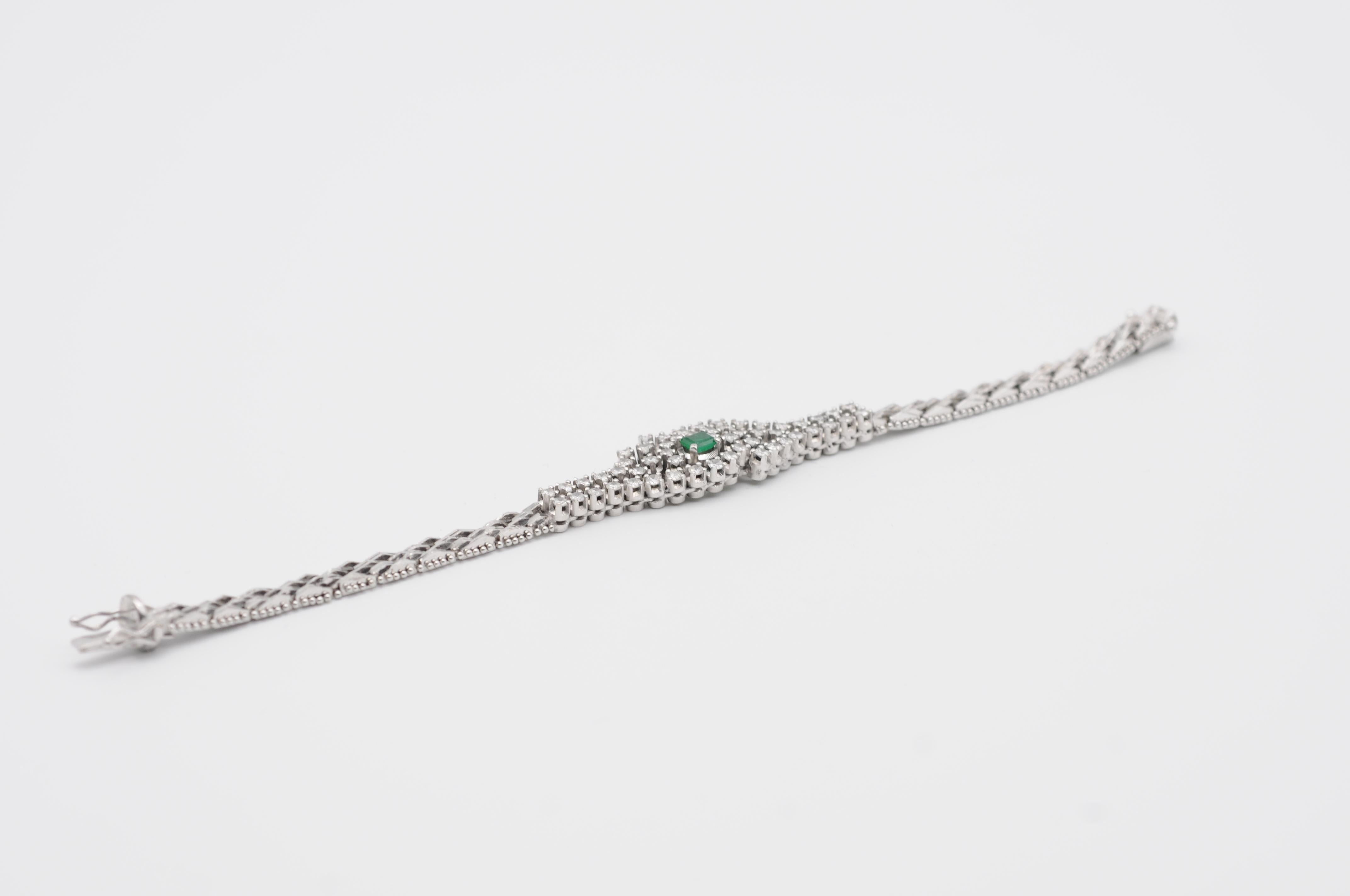 Sugarloaf Cabochon Art Deco Diamonds and  Emerald Bracelet in 18k White Gold  For Sale
