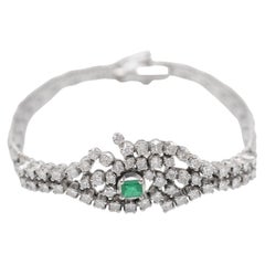 Art Deco Diamonds and  Emerald Bracelet in 18k White Gold