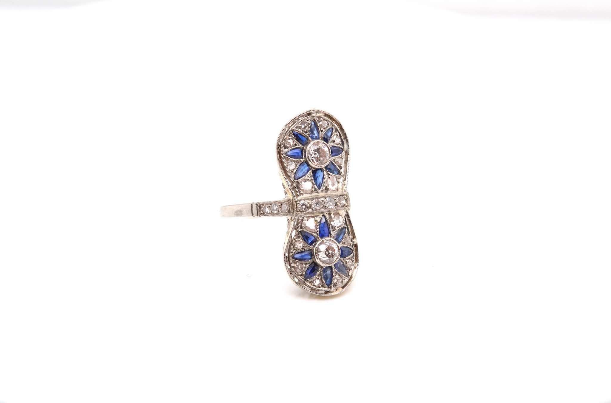 Art Deco Art déco diamonds and sapphires ring in platinum For Sale