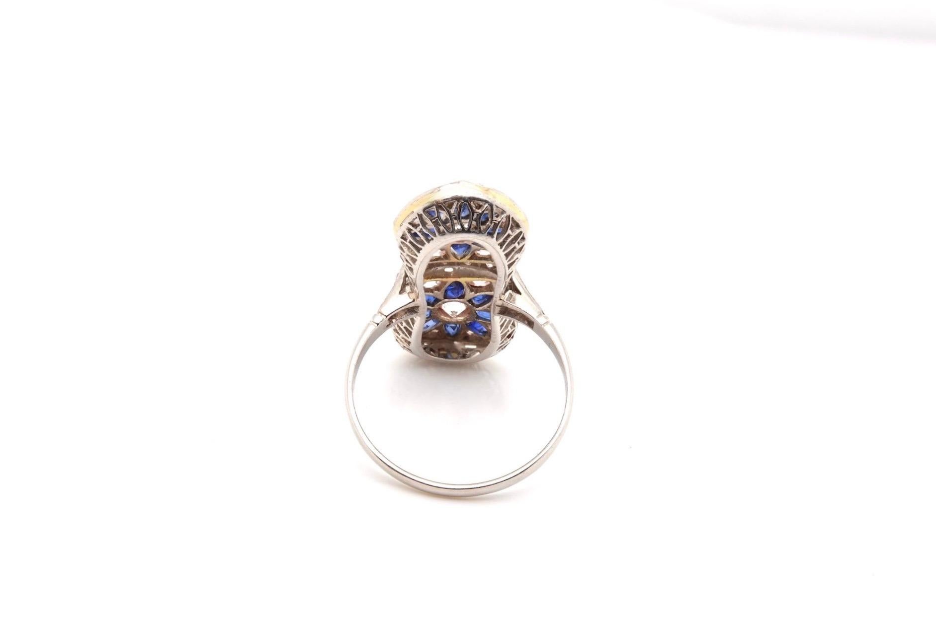 Art déco diamonds and sapphires ring in platinum In Good Condition For Sale In PARIS, FR