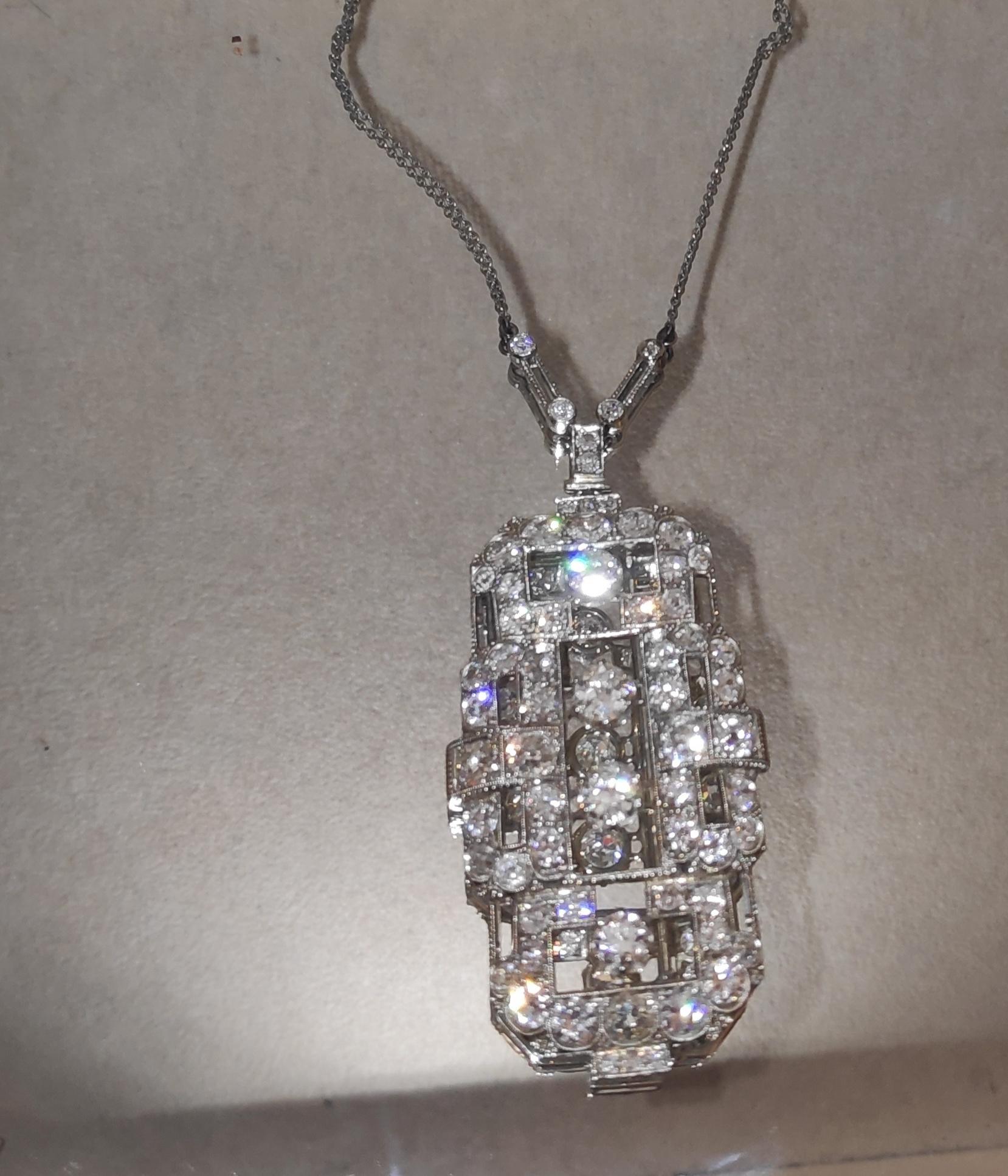Art Deco Diamonds Brooch and Pendant For Sale 2