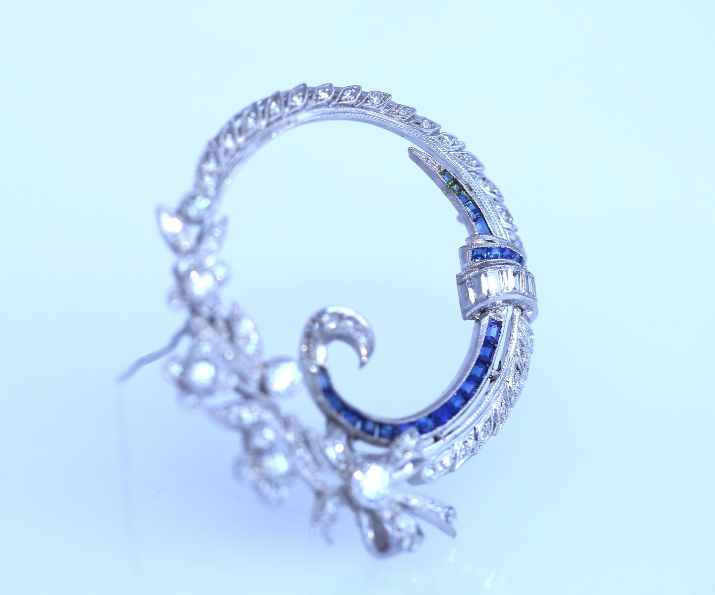 Art Deco Brooch Diamonds Sapphires Platinum  Flowers Circle, 1925 3