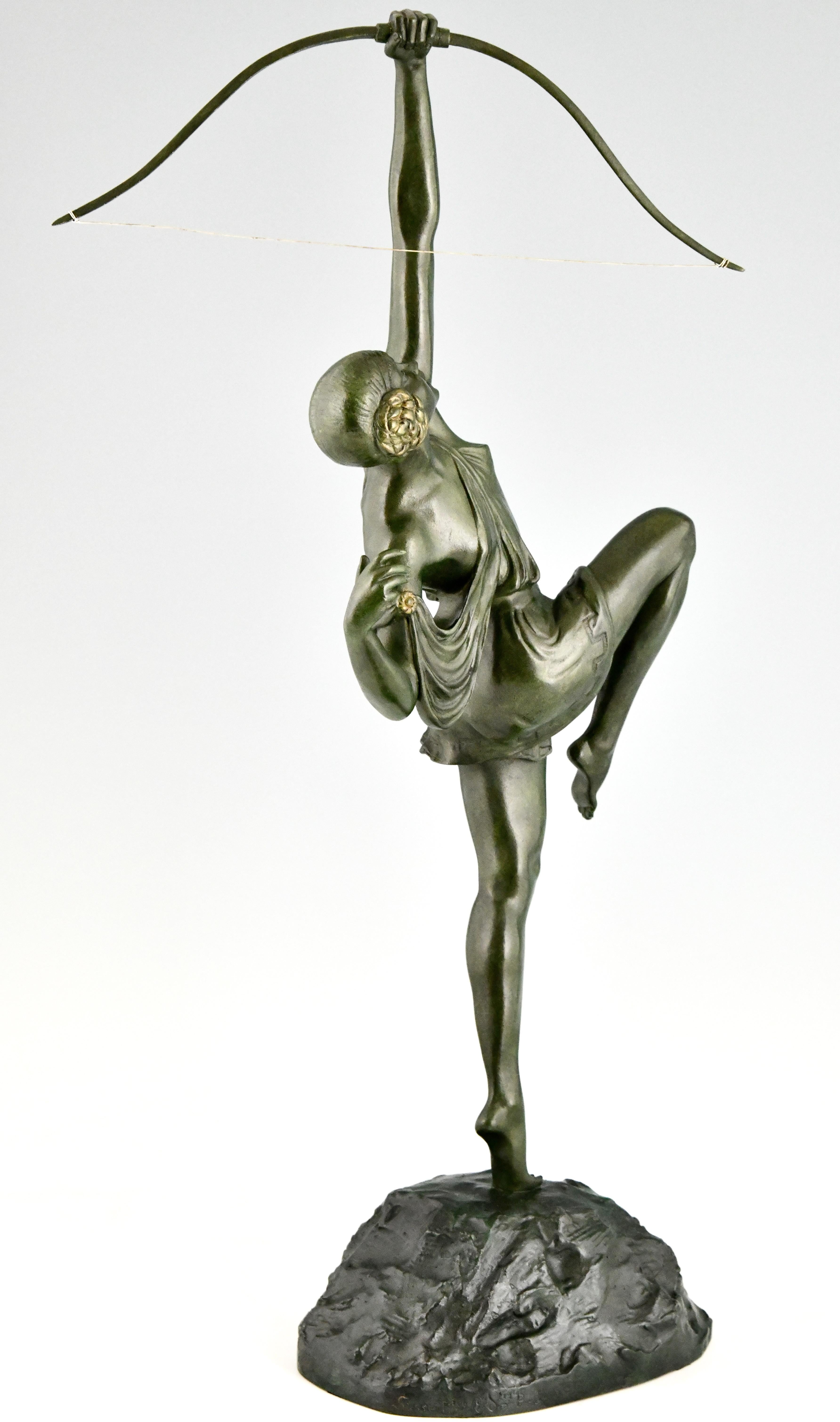 Bronze Art Deco Diana with bow bronze sculpture by Pierre Le Faguays France, 1925