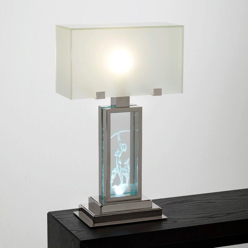 Français Lampe de table Art Déco Diane Chasseresse en vente