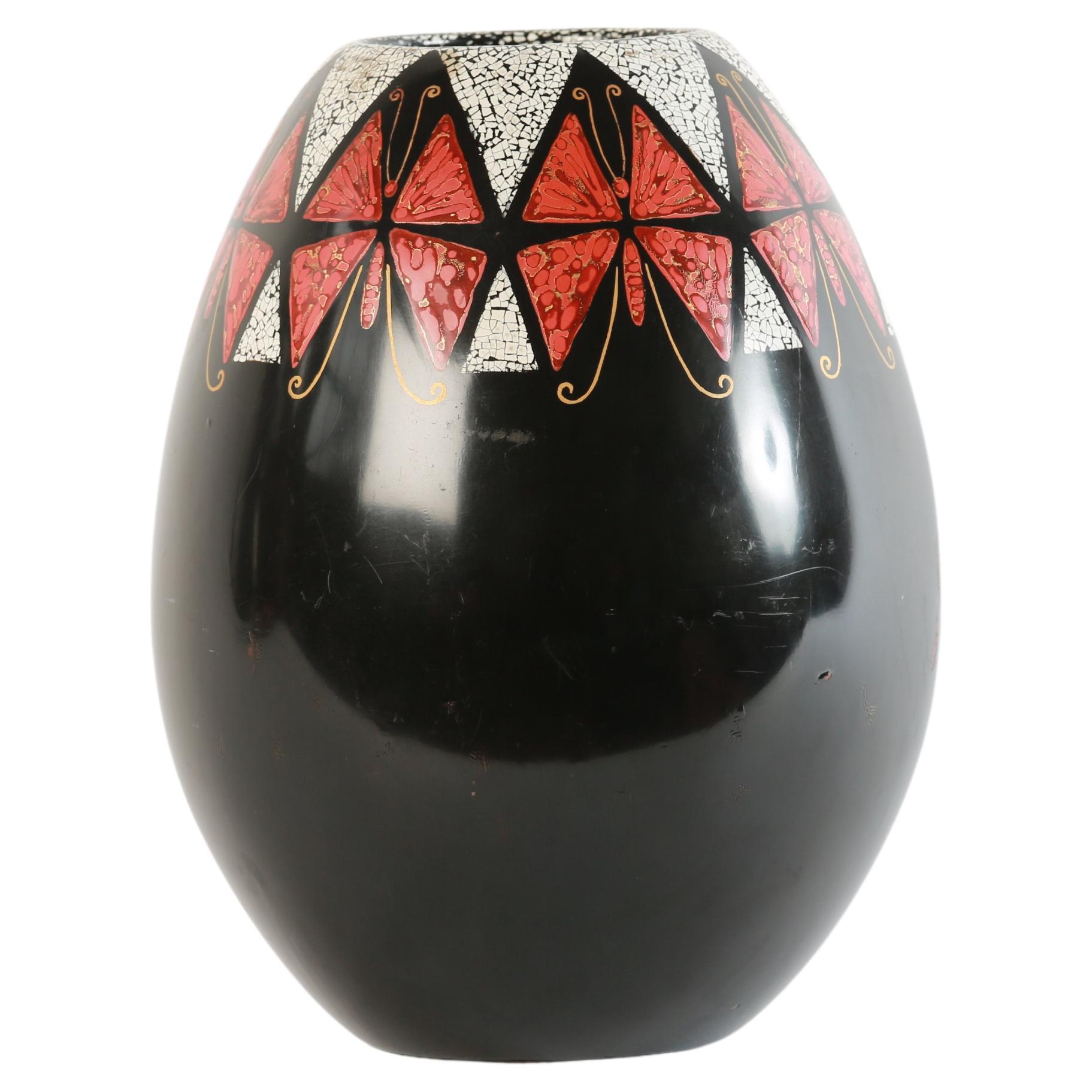 Art Decorative Art Déco Dinanderie vase. France années 1930