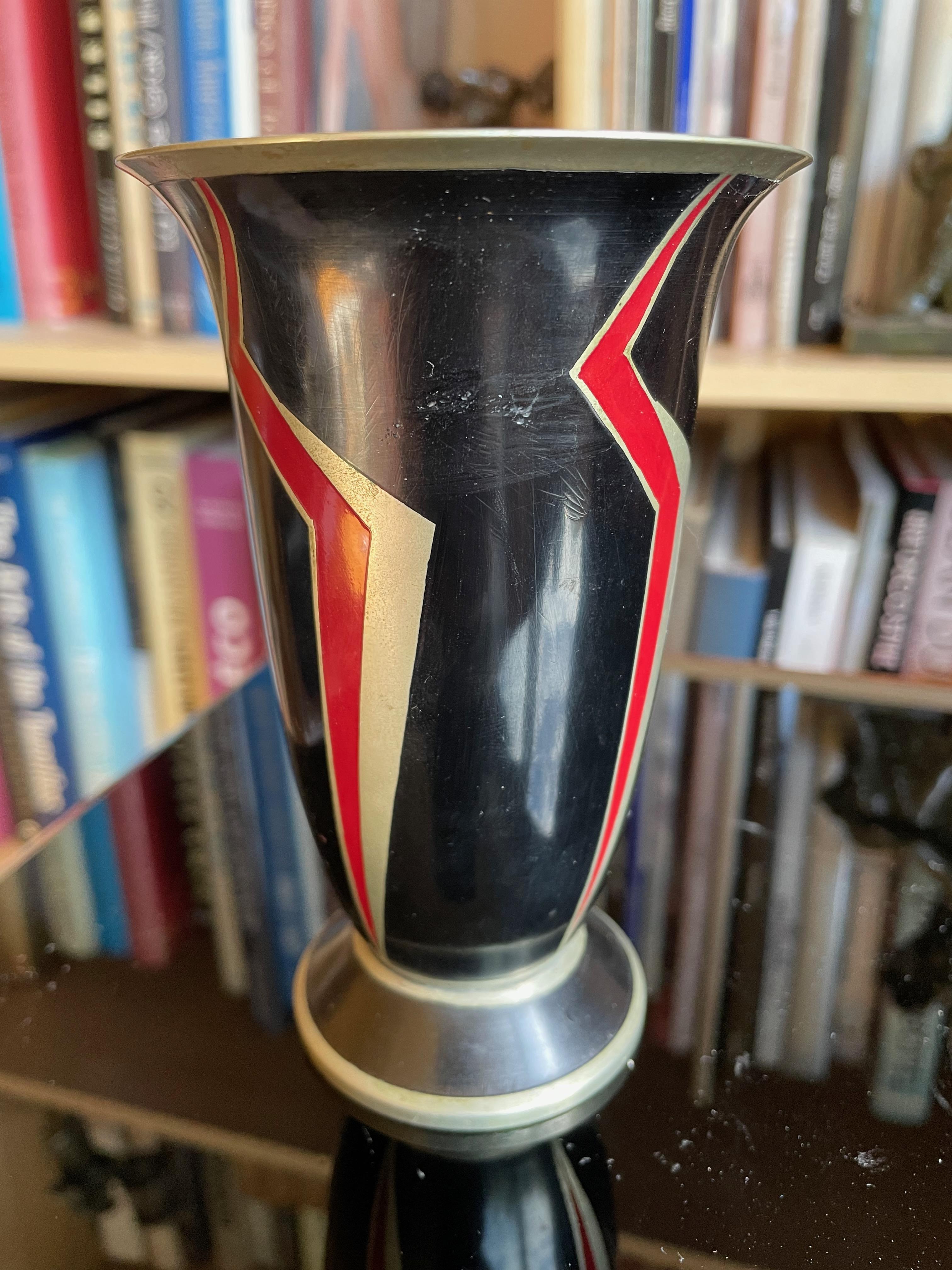 Francese Vaso Art Déco Dinanderie con disegno geometrico. Francia anni '20. in vendita