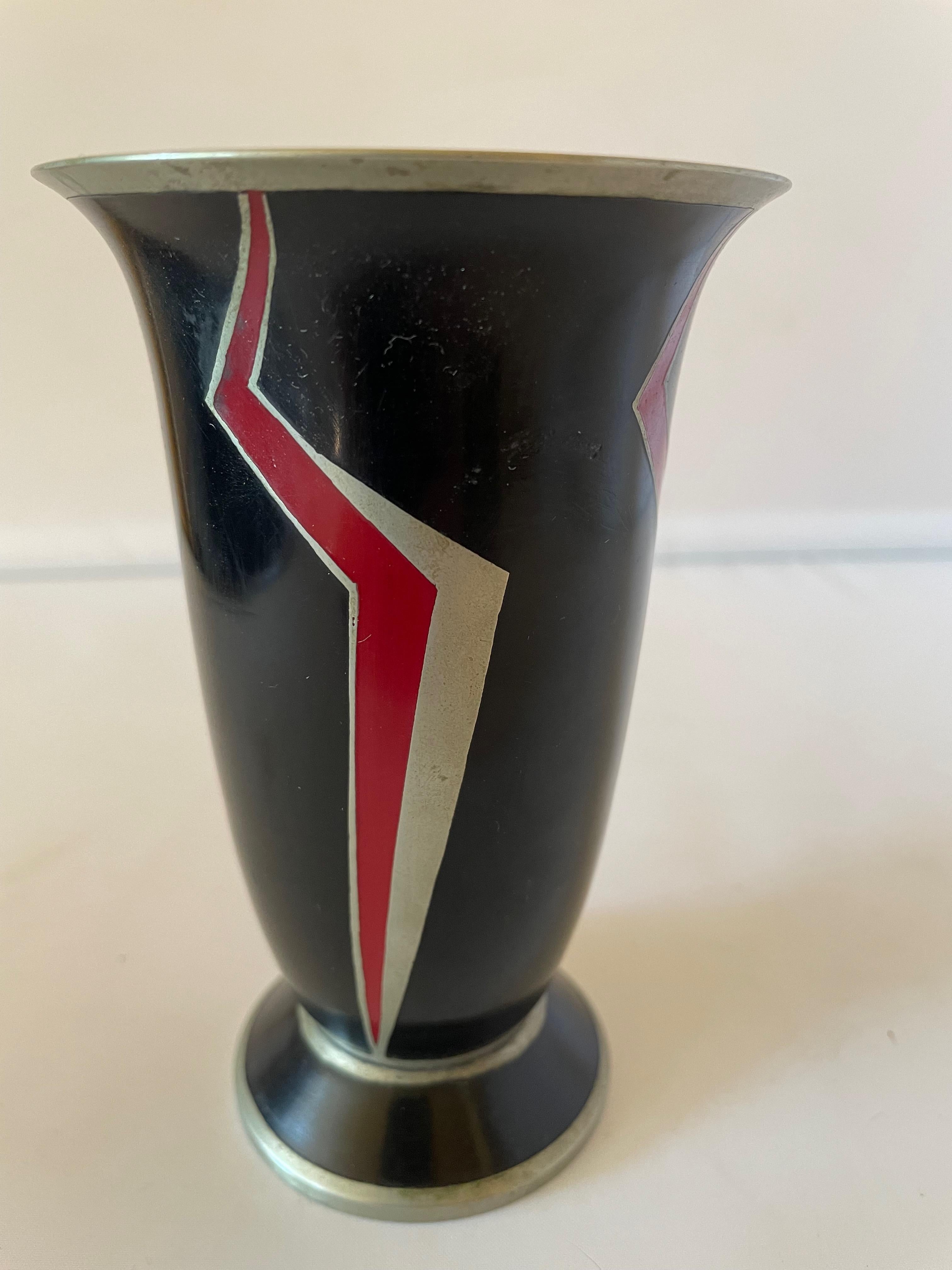 Vaso Art Déco Dinanderie con disegno geometrico. Francia anni '20. in vendita 1