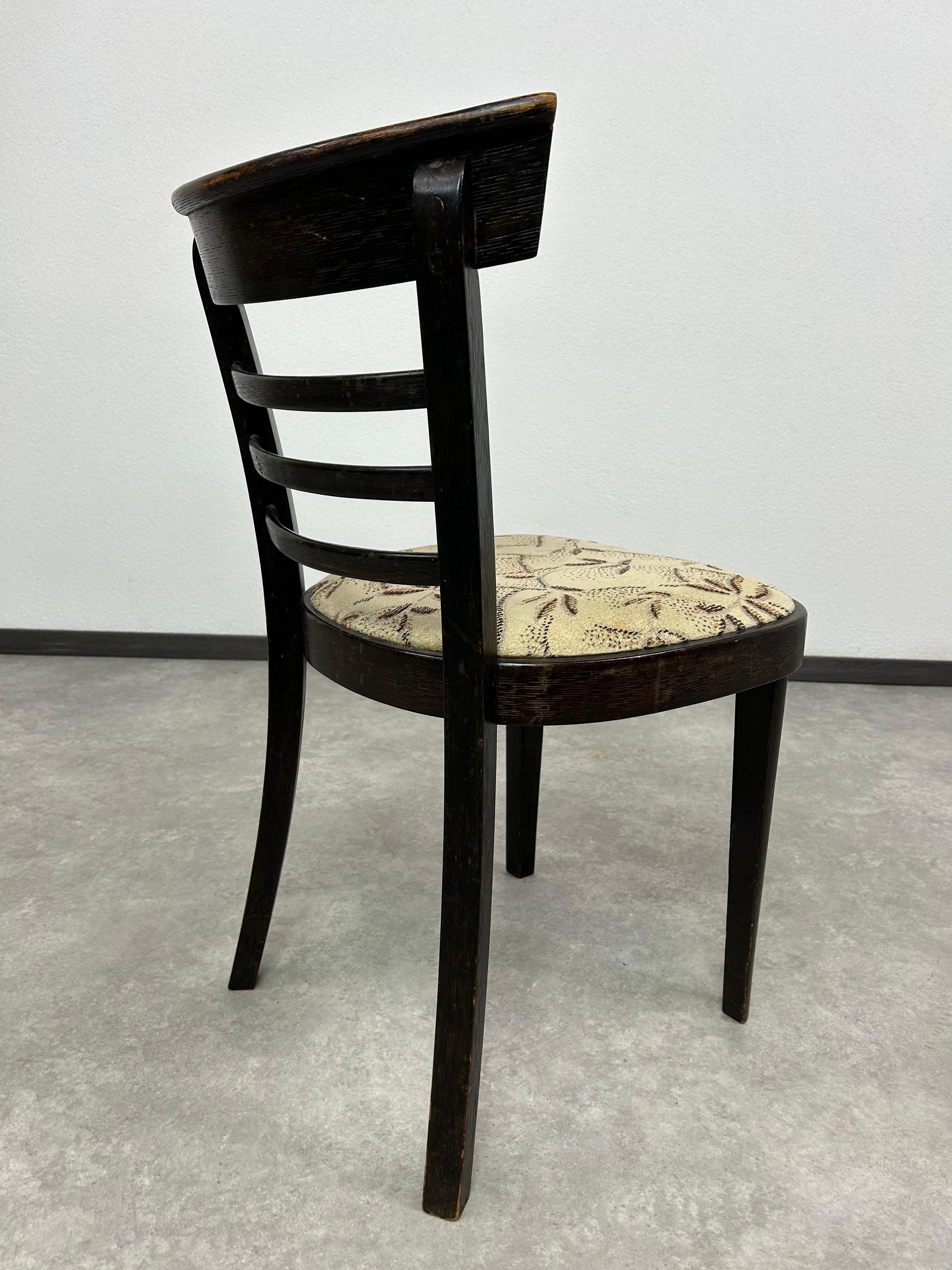 Art-déco-Esszimmerstuhl von J. Halabala für Ton Bystřice pod Hostýnem im Angebot 3