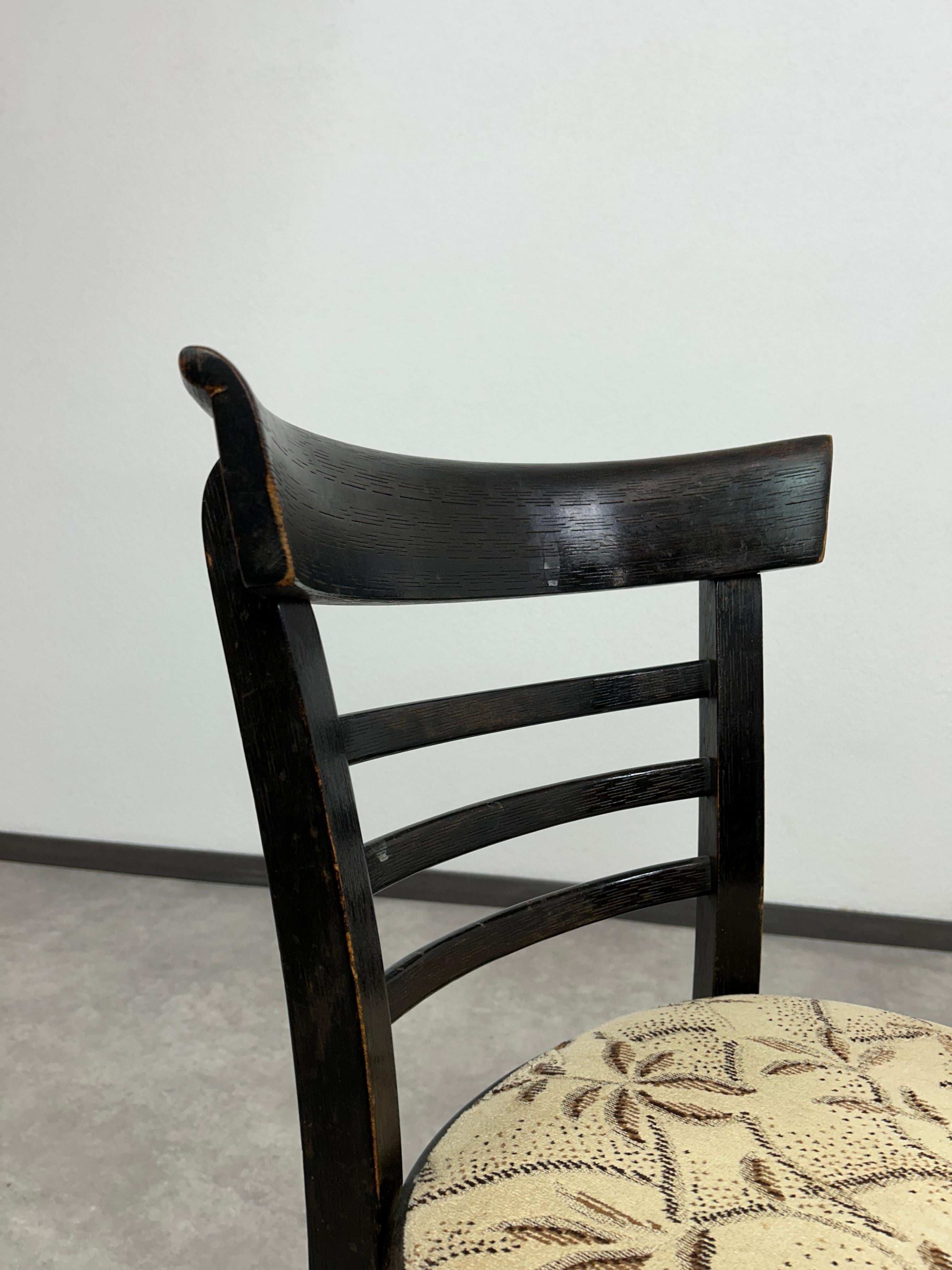 Art-déco-Esszimmerstuhl von J. Halabala für Ton Bystřice pod Hostýnem (Stoff) im Angebot