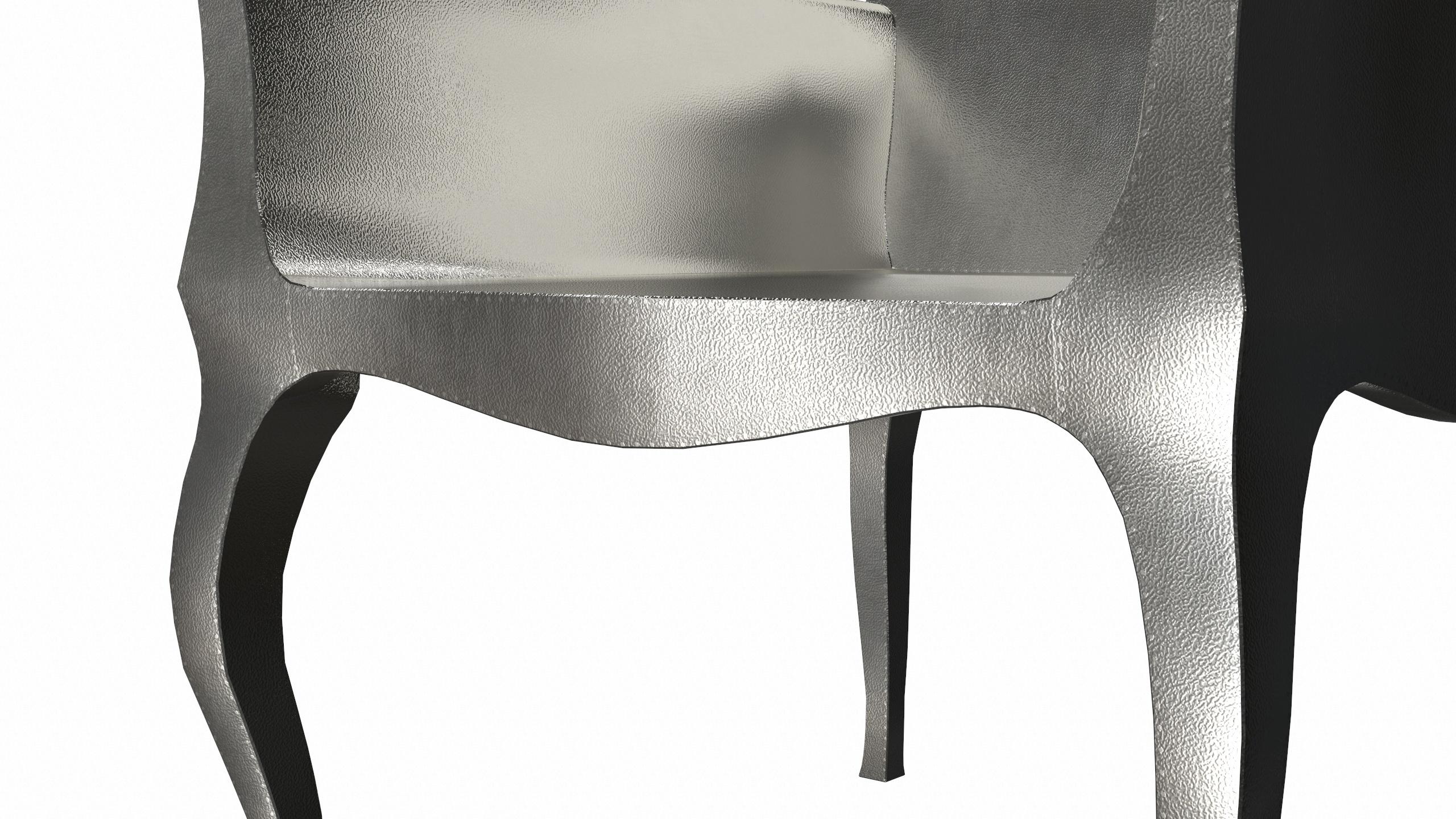 Esszimmerstühle im Art déco-Stil, fein gehämmert in weißer Bronze von Paul Mathieu  im Angebot 1