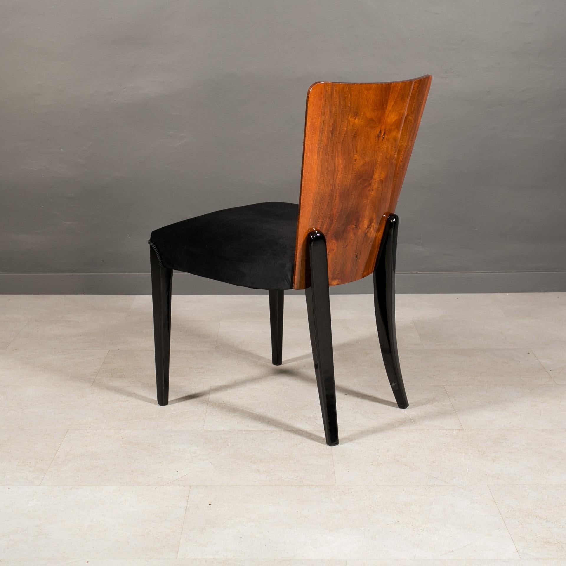 Art-Déco-Esstisch-Set von J. Halabala, ausziehbarer Tisch aus Nussbaumholz, 4 Stühle im Angebot 2