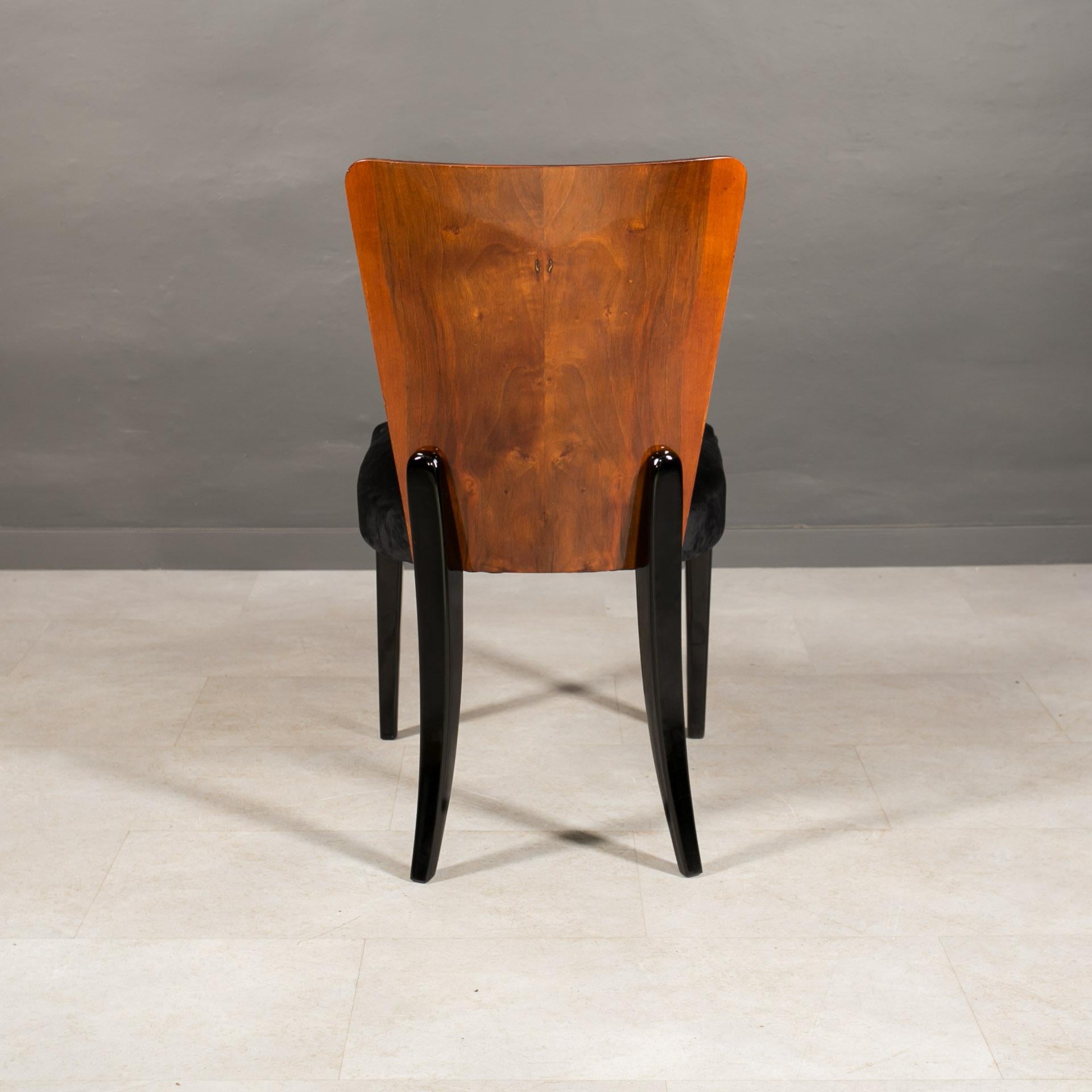 Art-Déco-Esstisch-Set von J. Halabala, ausziehbarer Tisch aus Nussbaumholz, 4 Stühle im Angebot 3
