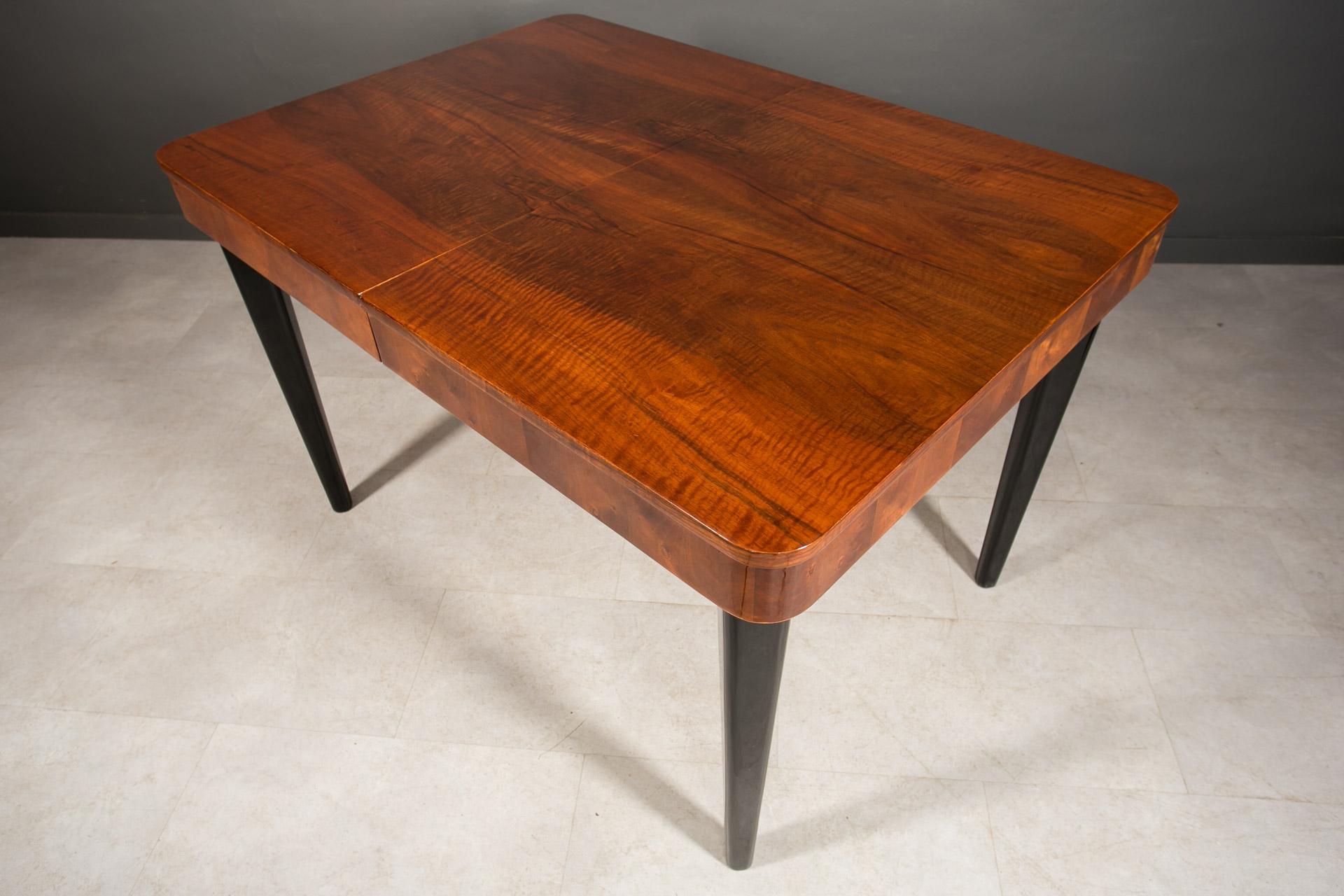 Art-Déco-Esstisch-Set von J. Halabala, ausziehbarer Tisch aus Nussbaumholz, 4 Stühle im Angebot 7