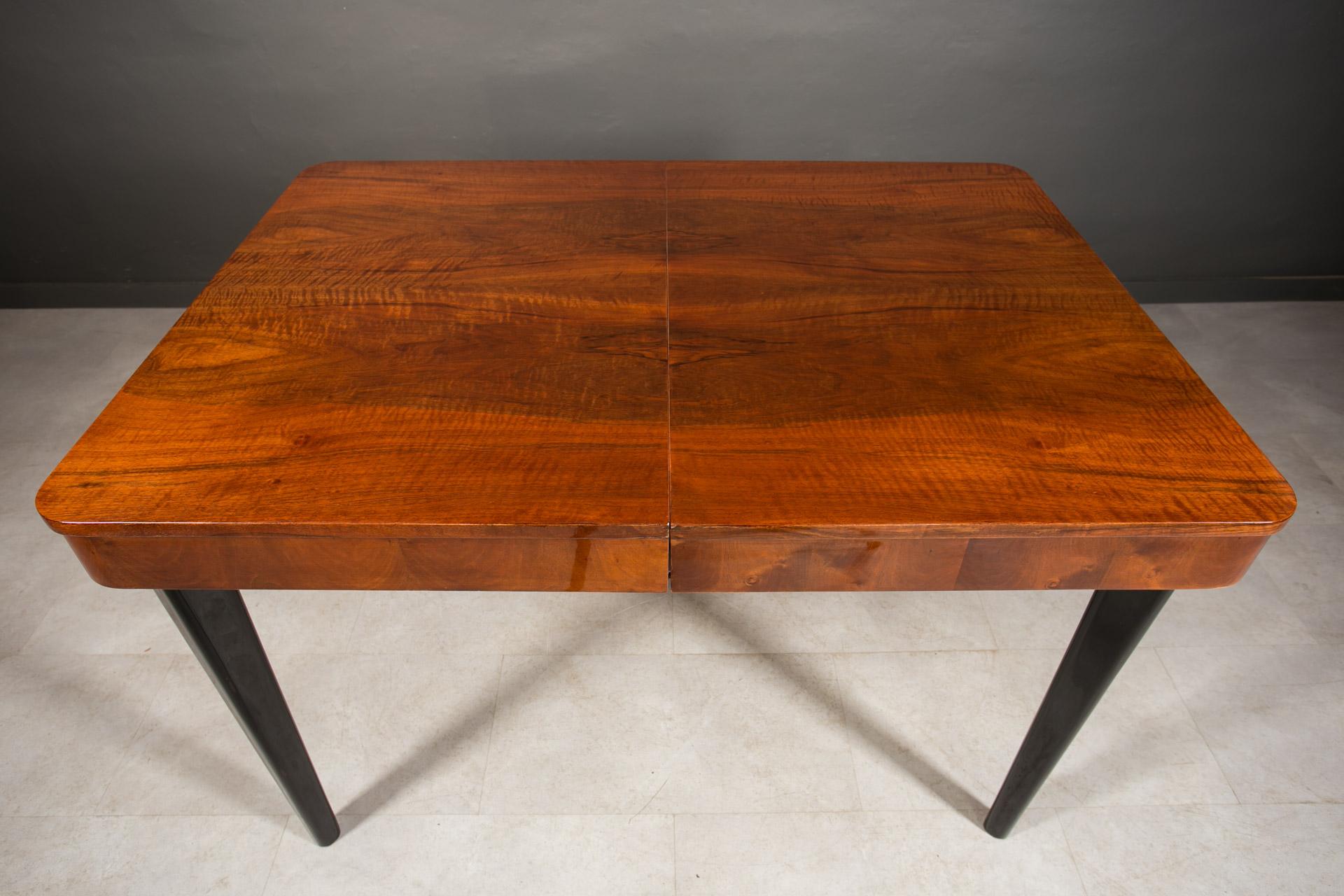 Art-Déco-Esstisch-Set von J. Halabala, ausziehbarer Tisch aus Nussbaumholz, 4 Stühle im Angebot 8