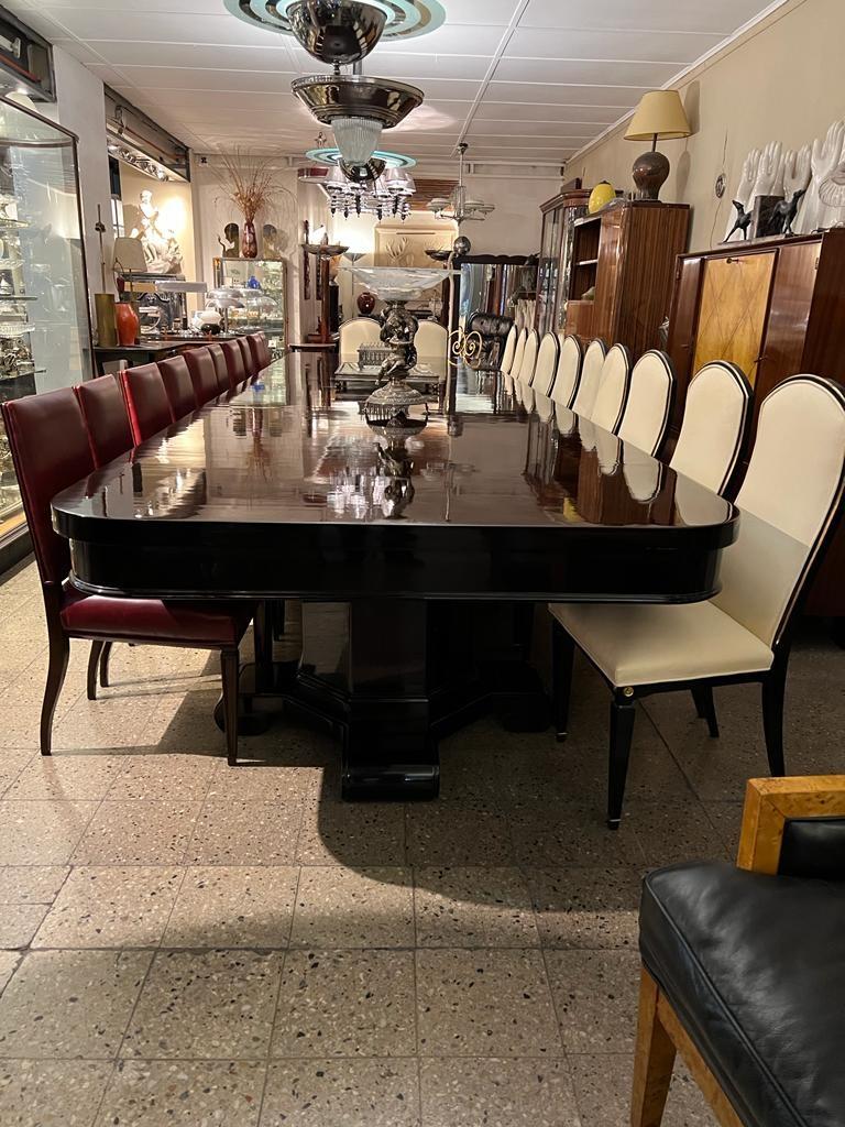 Art Deco Dining Table 1930 in Walnut Root, French, 12 or 24 People For Sale 2