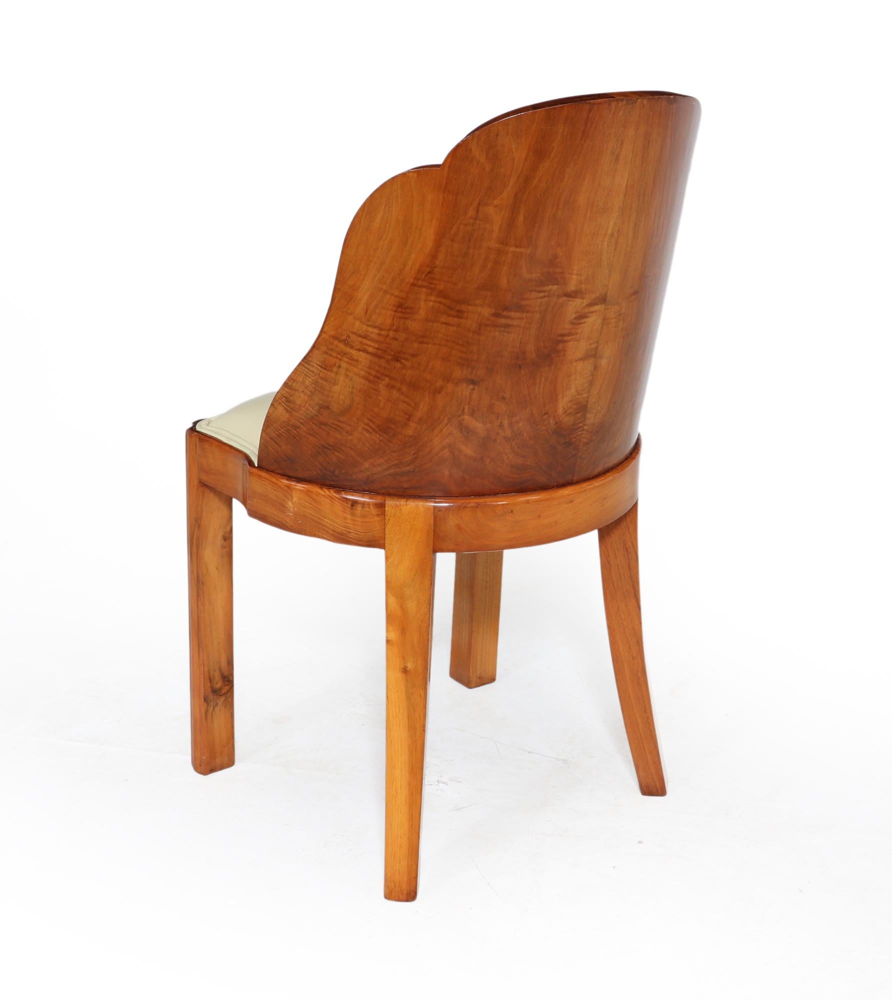 Art-déco-Esstisch und 8 Stühle von Hille (20. Jahrhundert) im Angebot
