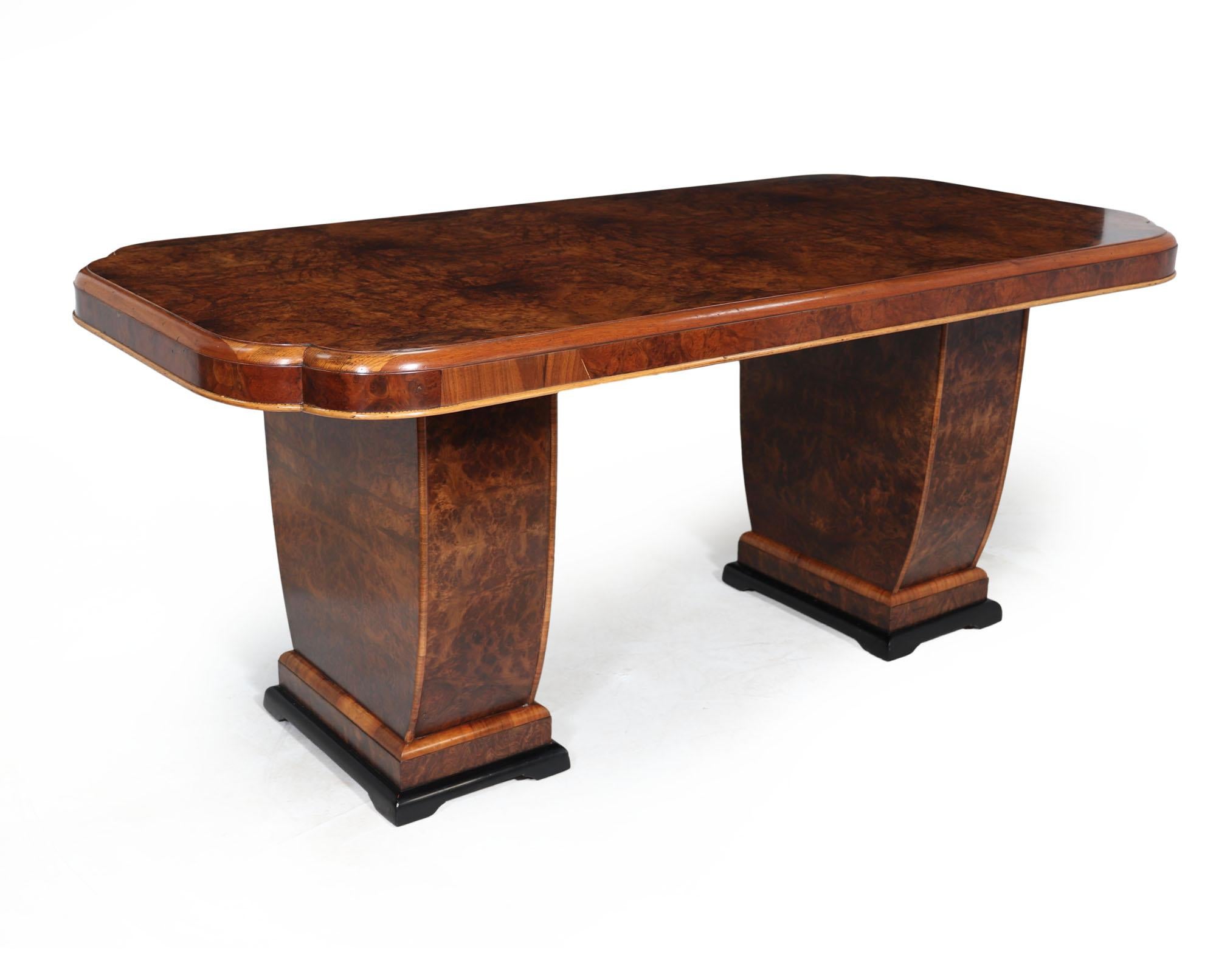 Walnut Art Deco Dining Table and Chairs by Hille