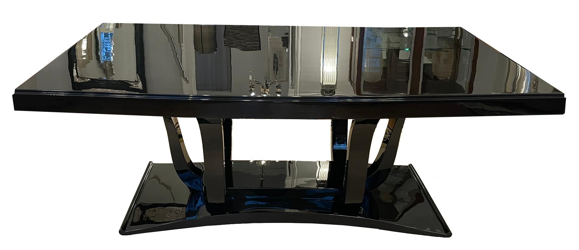 Art Deco dining table, black lacquer, circa 1930