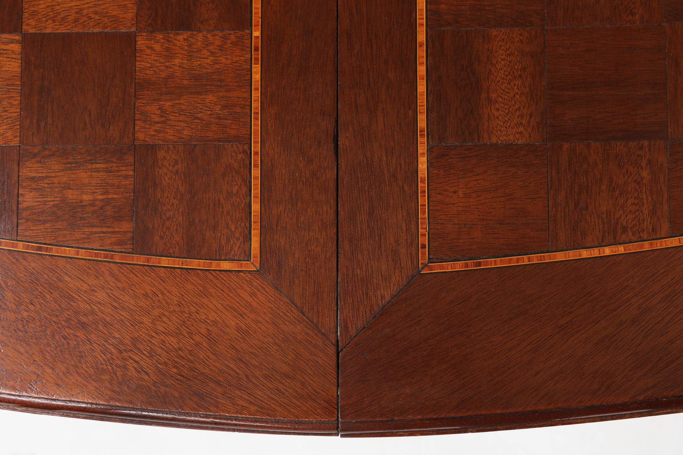 Mid-20th Century Art Deco dining table by De Coene 1930 For Sale
