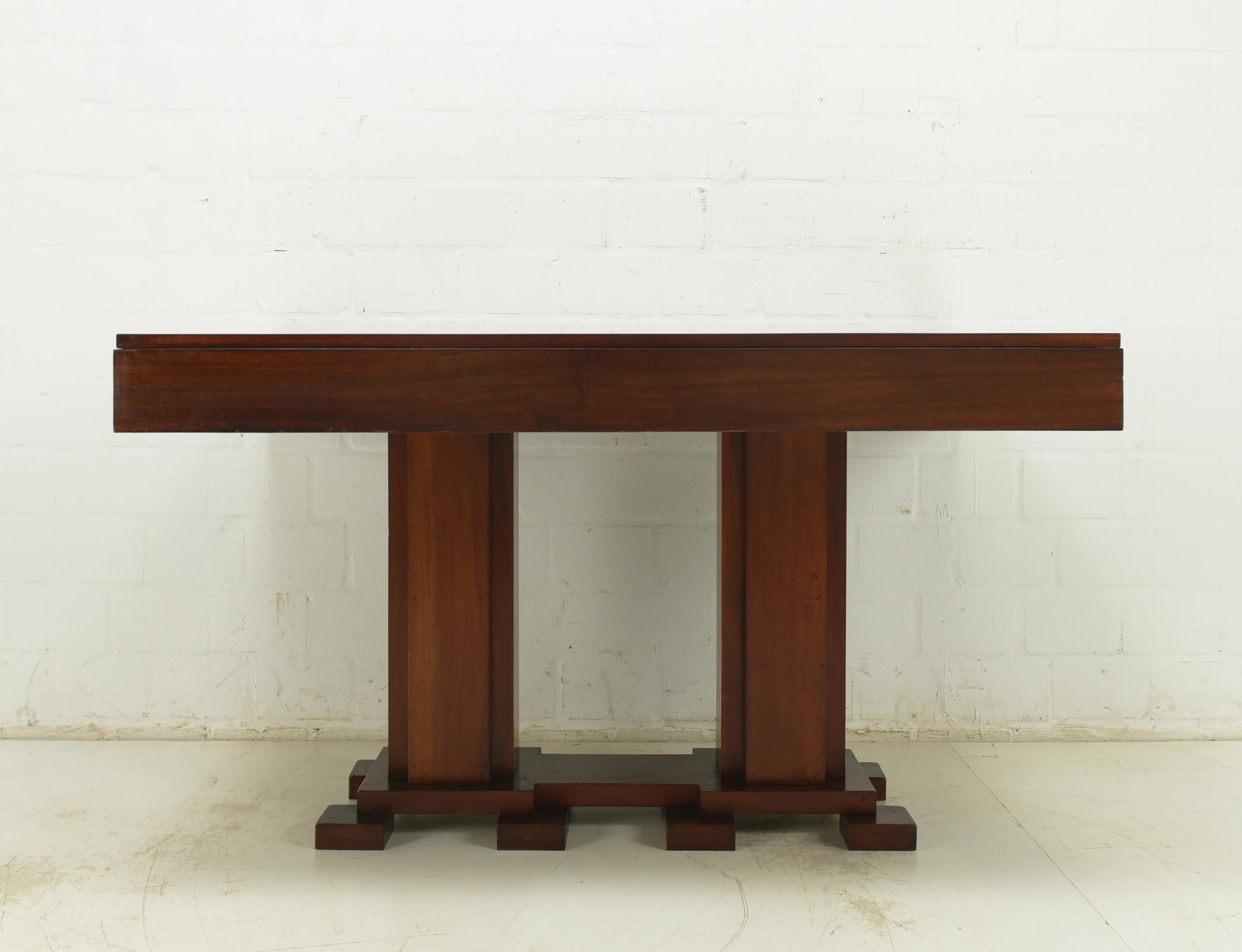 Art Deco Dining Table / Conference Table in Mahogany, circa 1925 For Sale 3