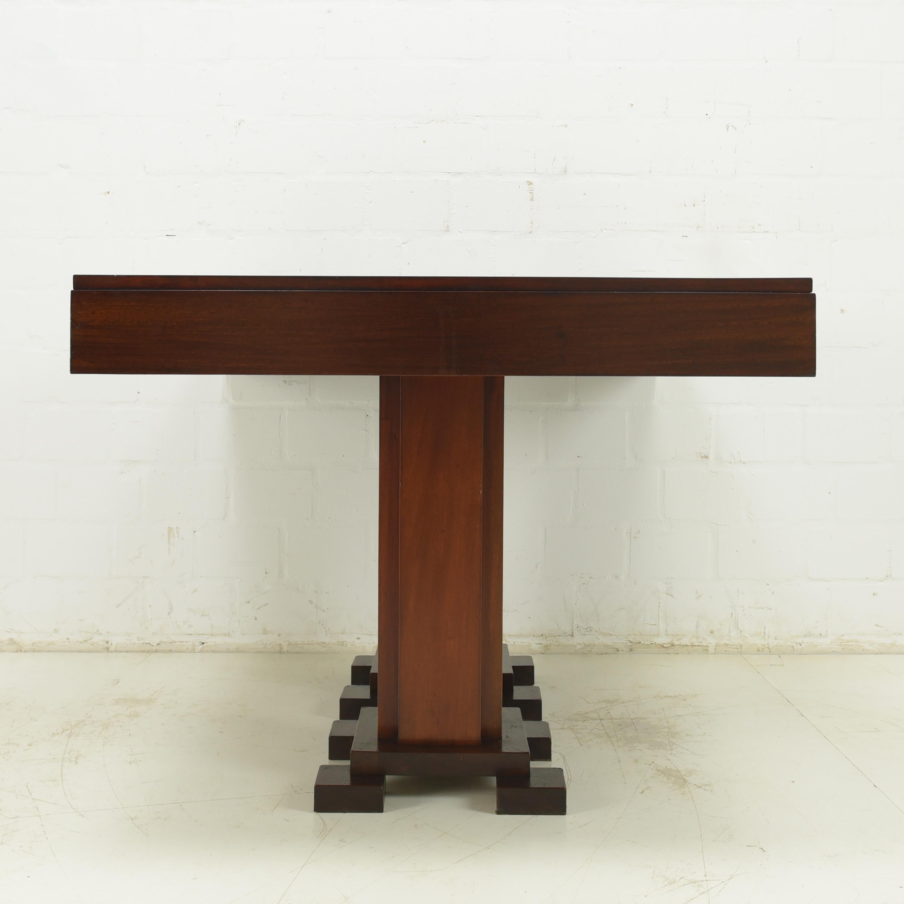 Art Deco Dining Table / Conference Table in Mahogany, circa 1925 For Sale 4