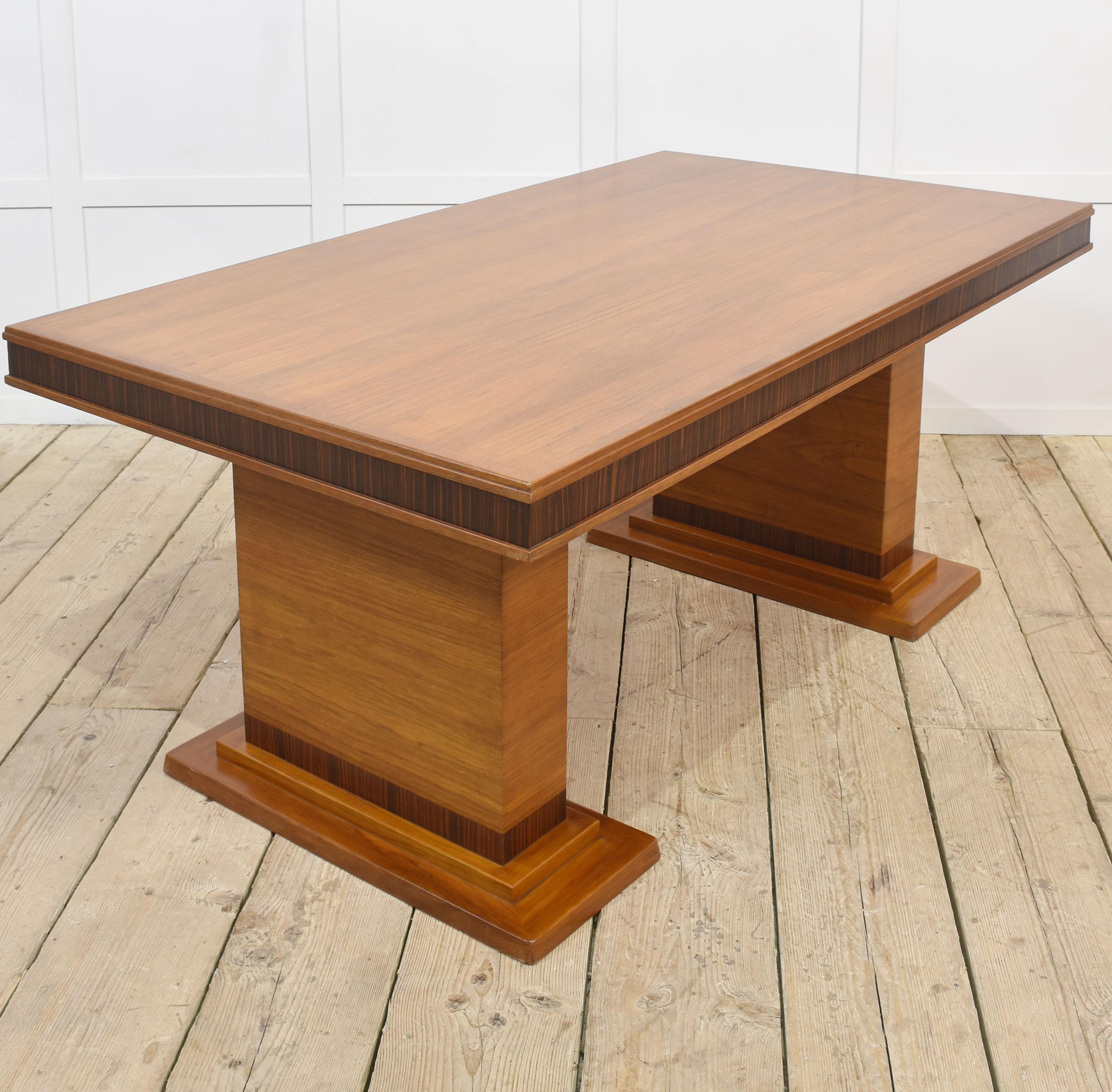 Art Deco Esstisch (Holz) im Angebot