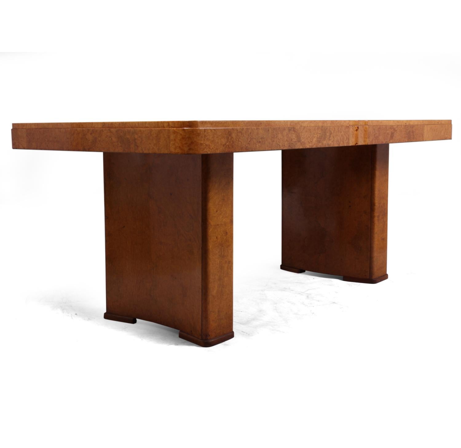 Mid-20th Century Art Deco Dining Table in Burr Maple