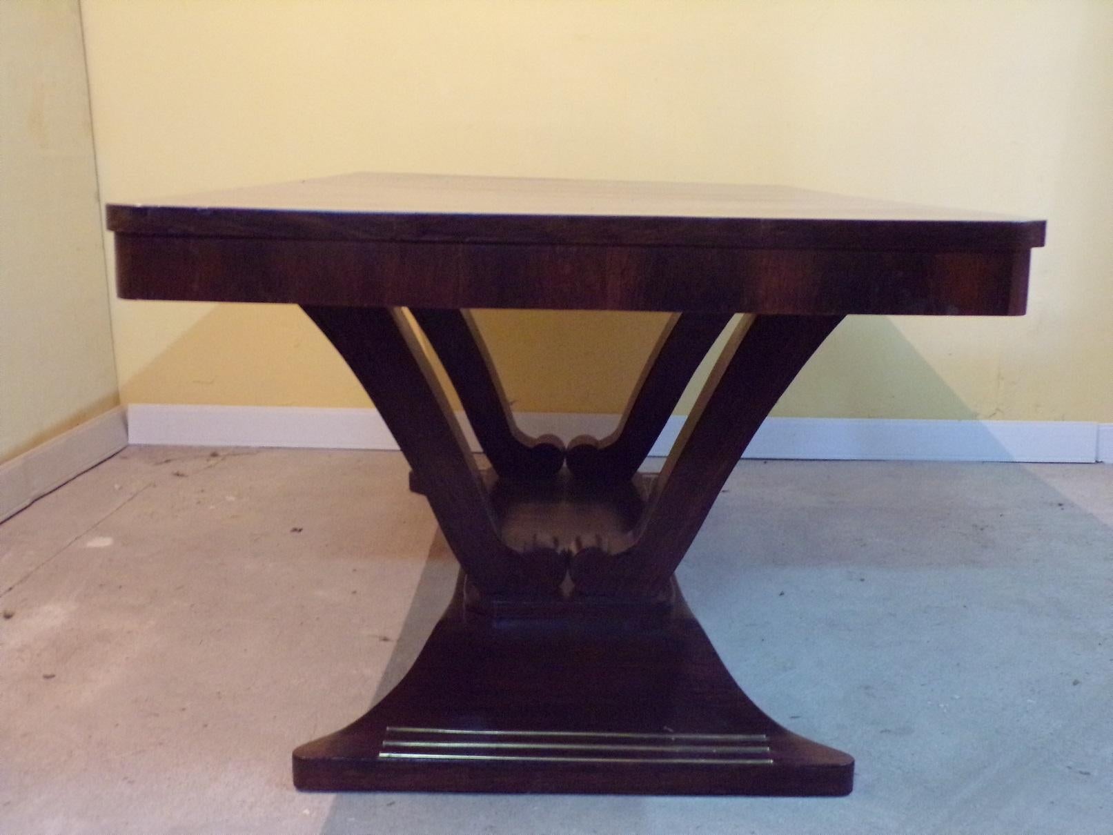French Art Deco Dining Table in Macassar Ebony Wood, circa 1930 For Sale