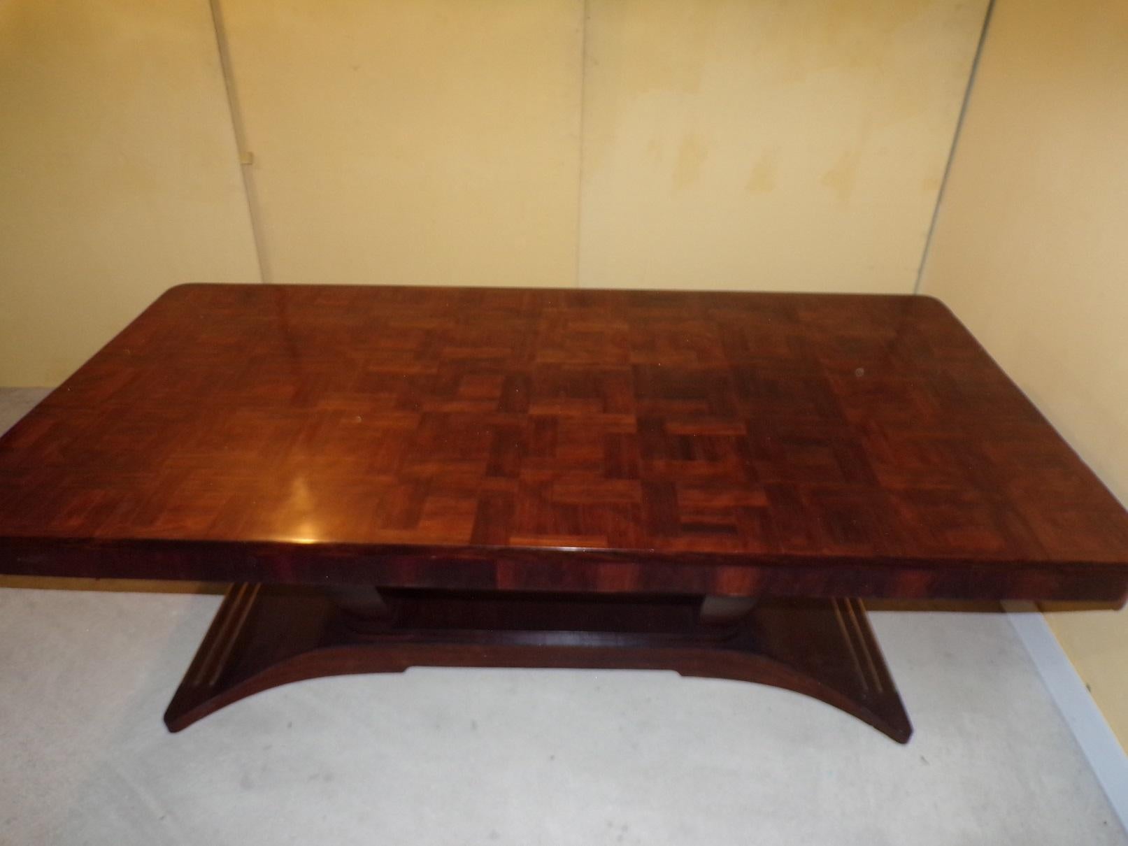 Art Deco Dining Table in Macassar Ebony Wood, circa 1930 For Sale 1