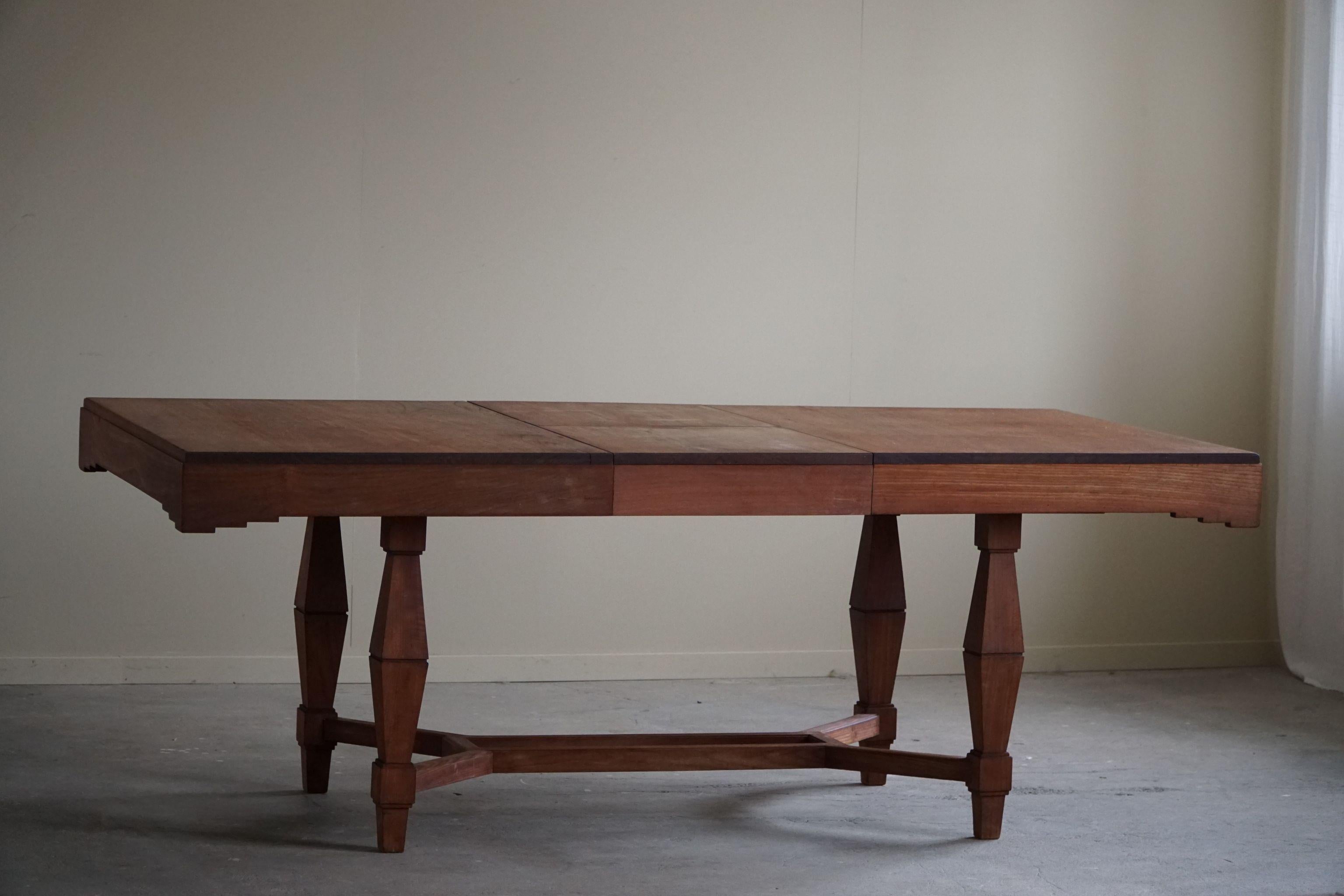 20th Century Art Deco Dining Table in Teak, with Butterfly Leaf, Danish Cabinetmaker, 1940s For Sale