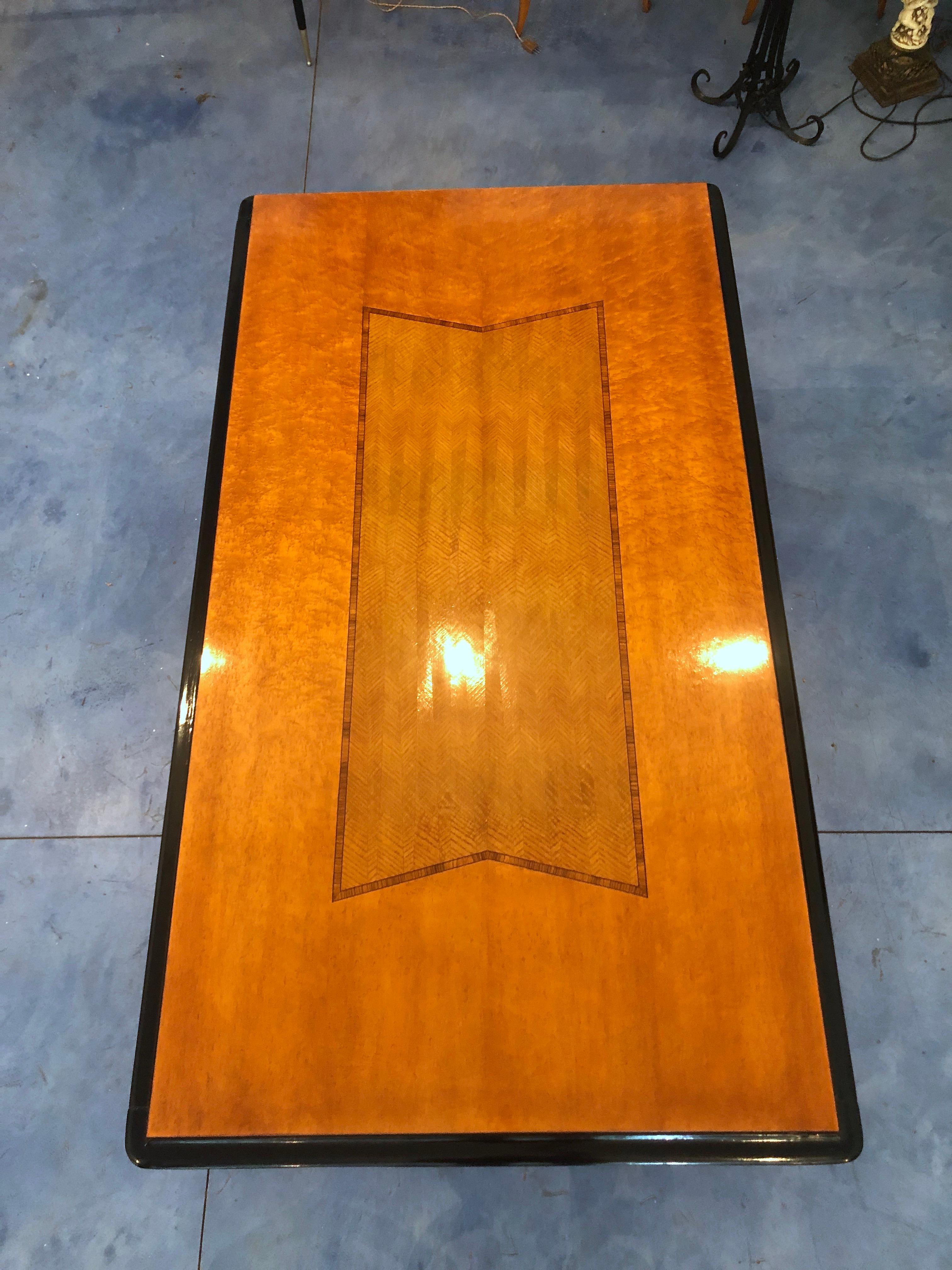 Mid-20th Century Italian Art Deco Dining Table in Maple with Decoration, 1940s For Sale
