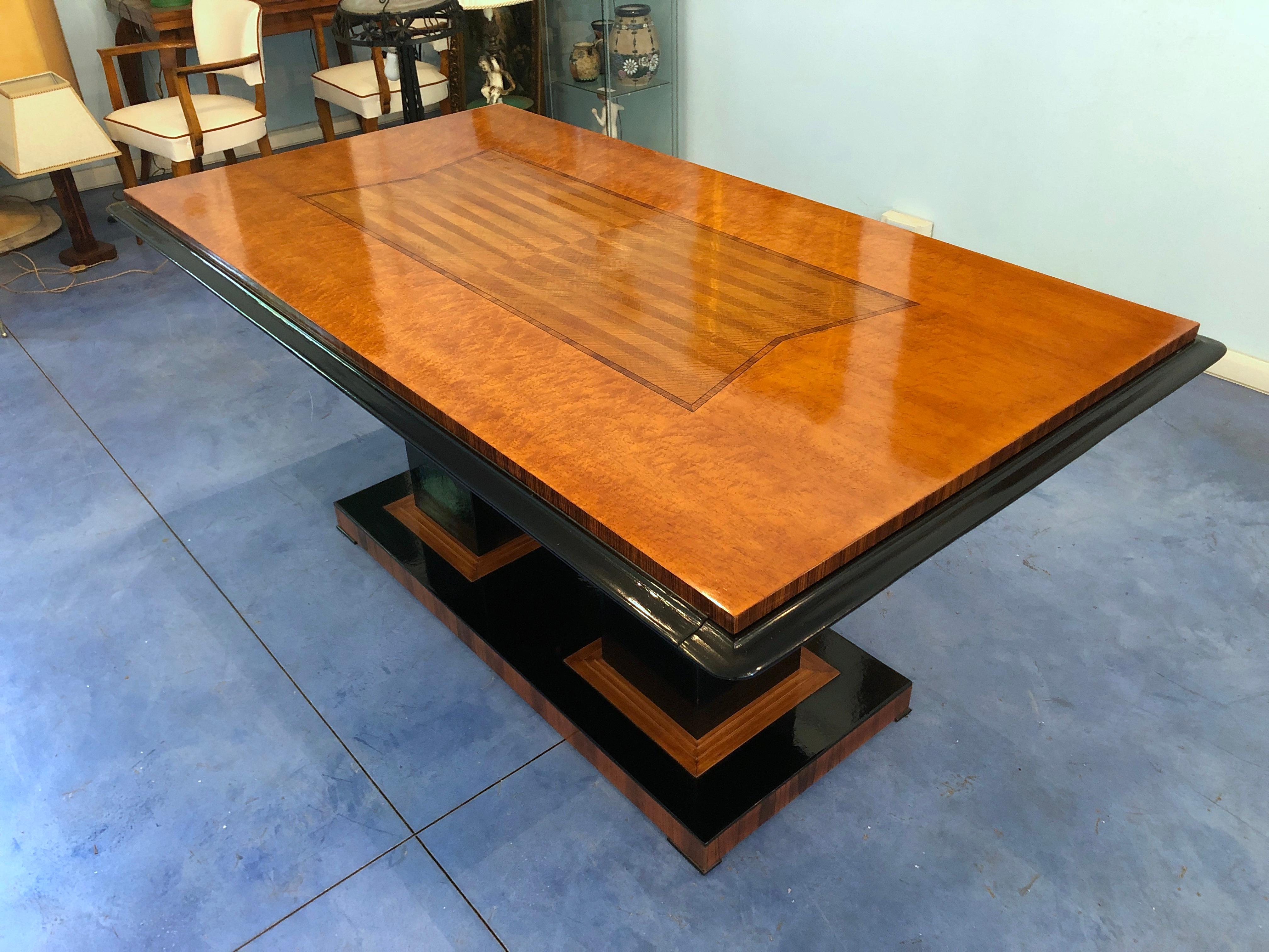 Italian Art Deco Dining Table in Maple with Decoration, 1940s For Sale 3